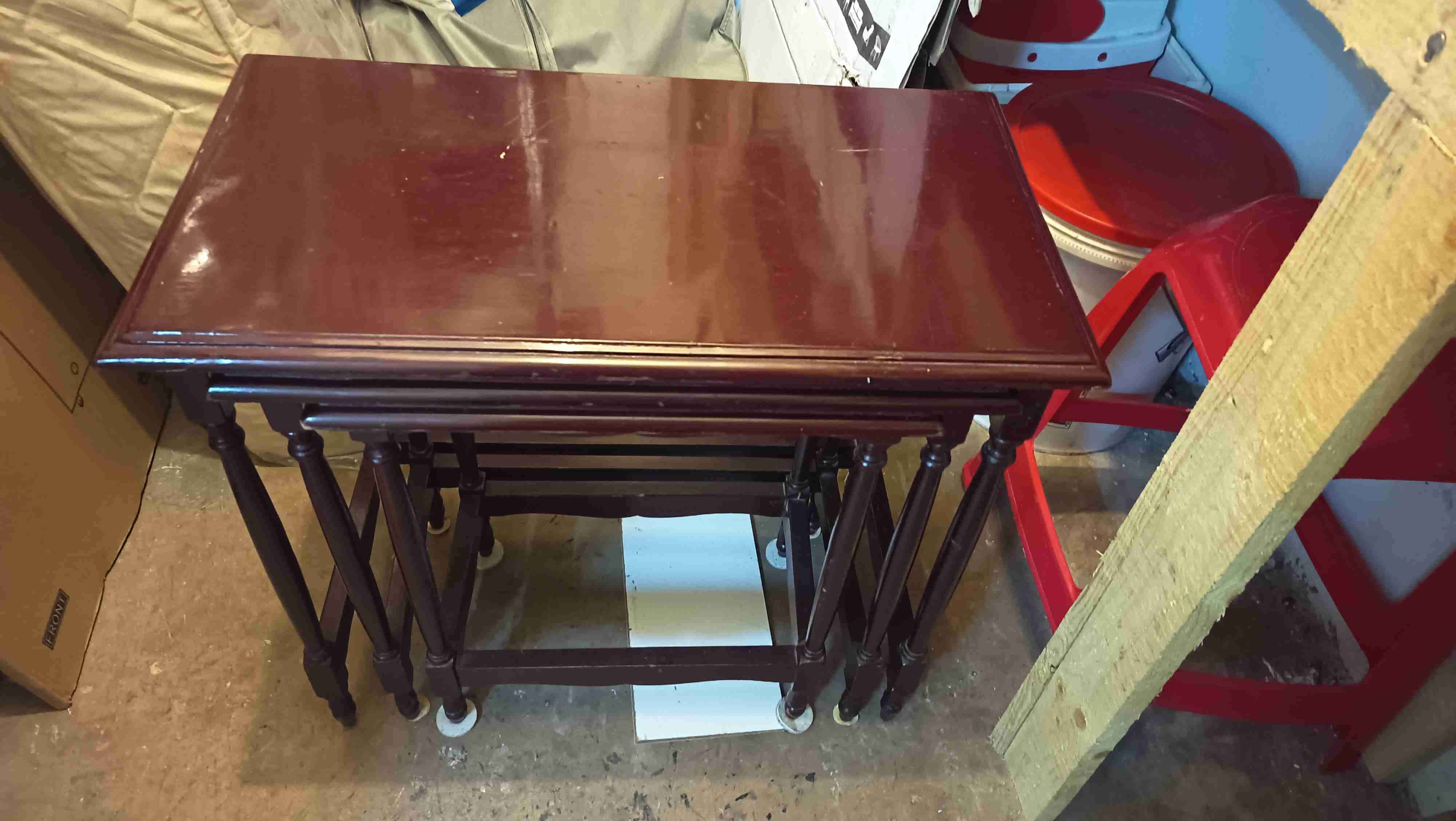 Juego de mesas anidables madera - miniatura 2