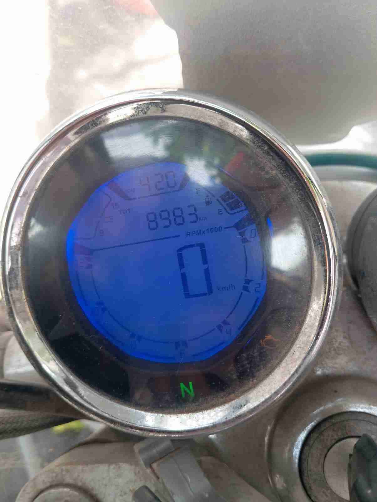 Motocicleta estilo clásico - miniatura 4