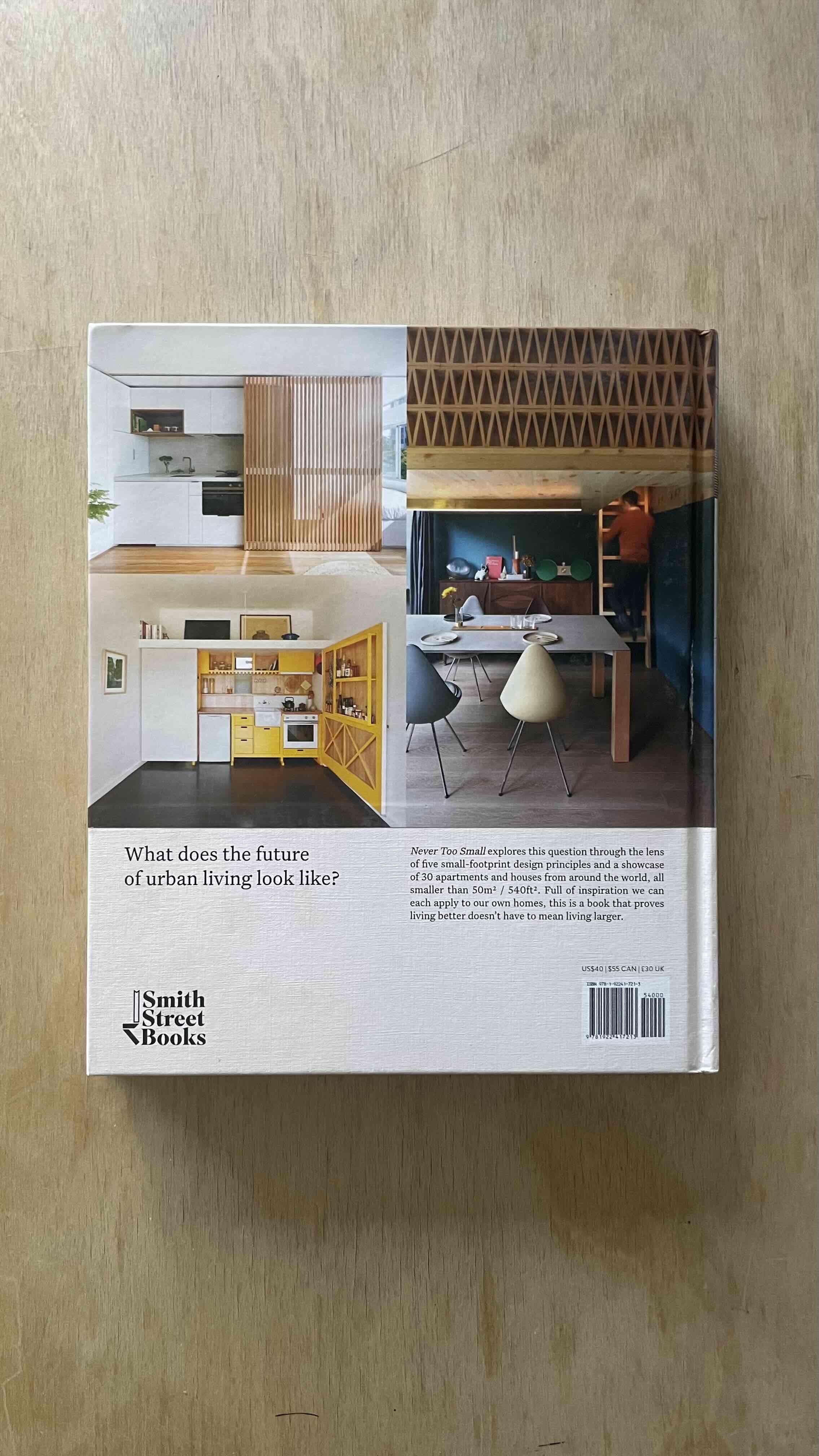 Libro 'Never Too Small' - miniatura 4