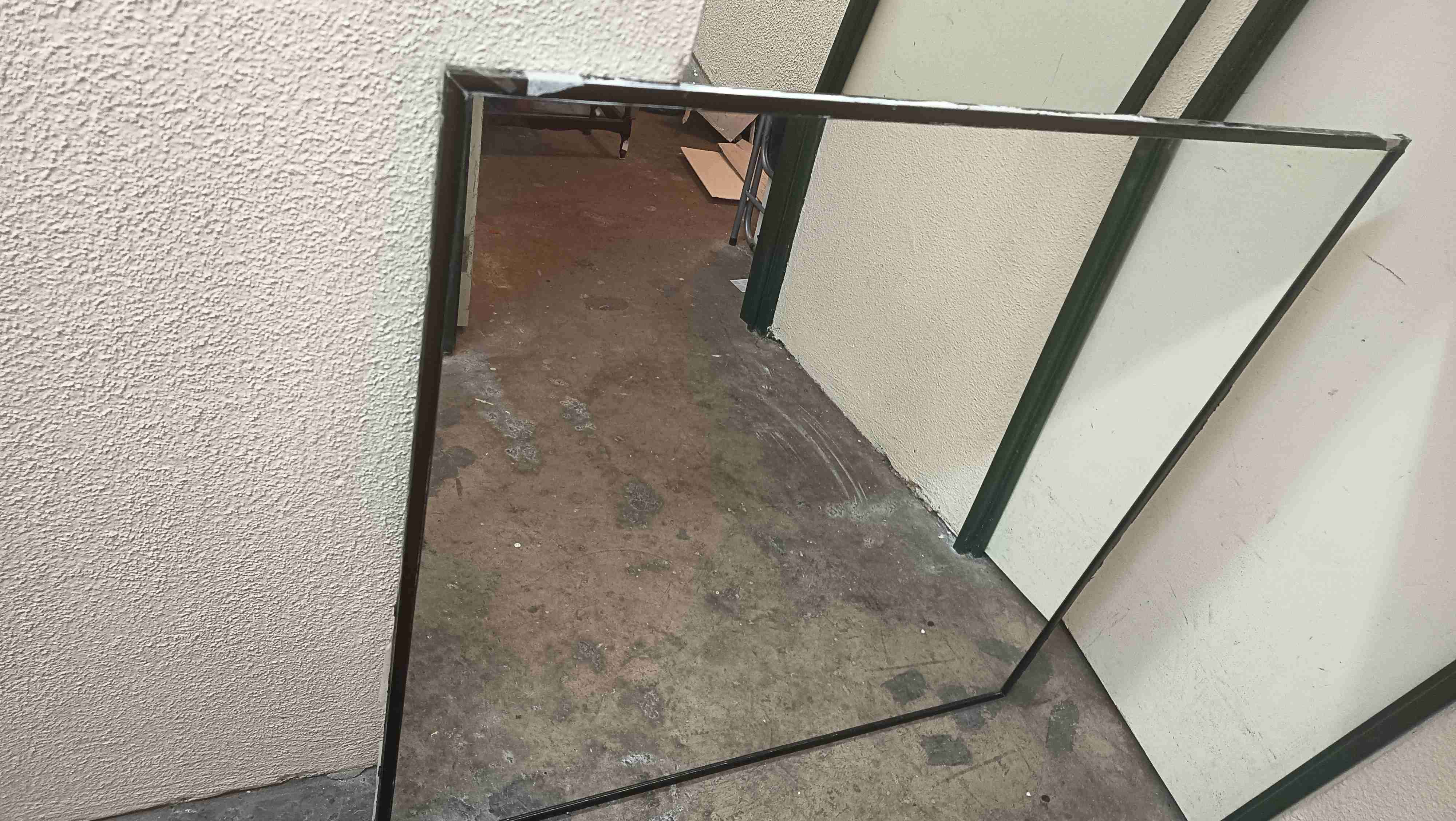 Espejo de pared con marco - miniatura 1