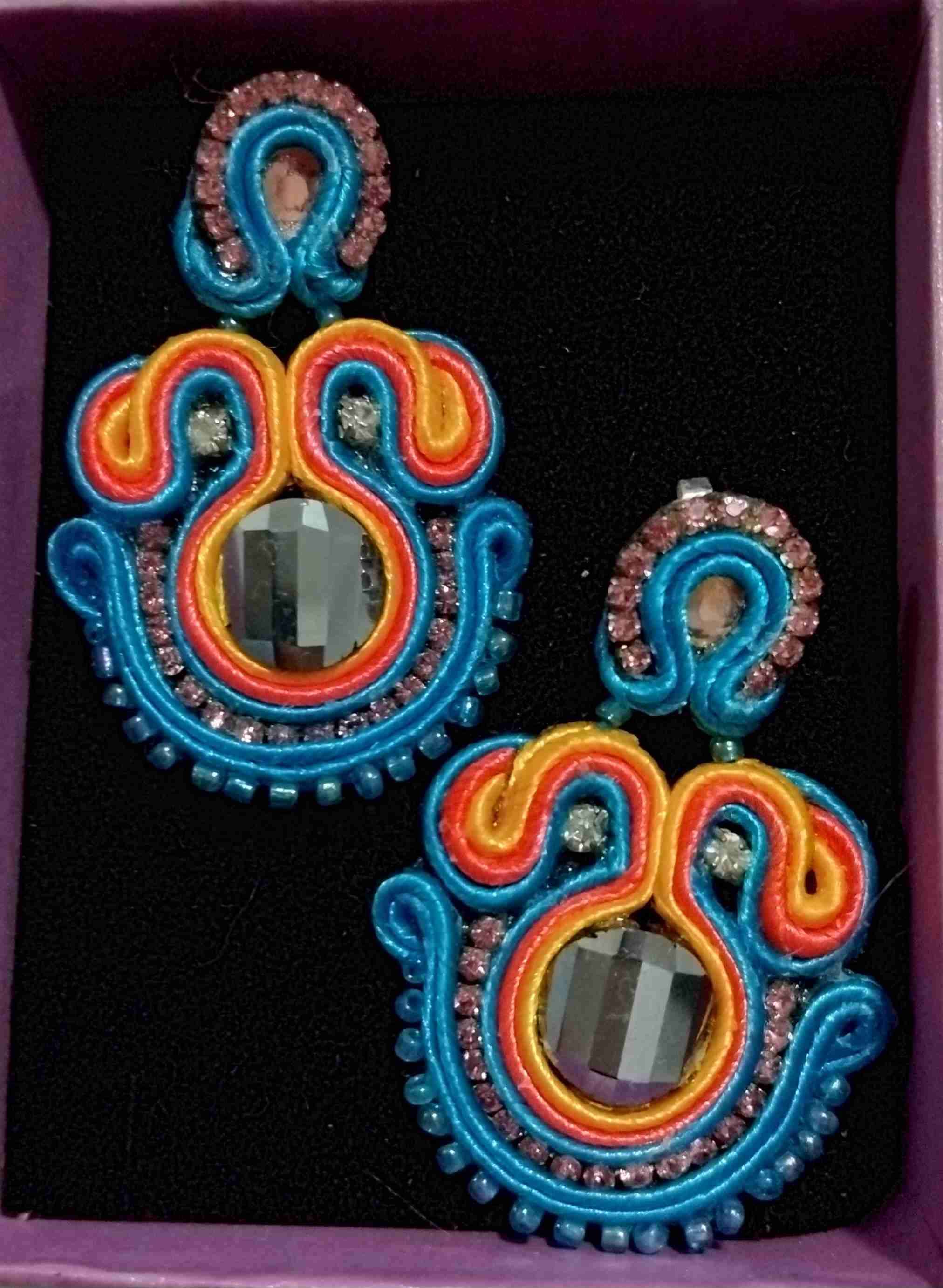 Aros tejidos rosados con perla - miniatura 2