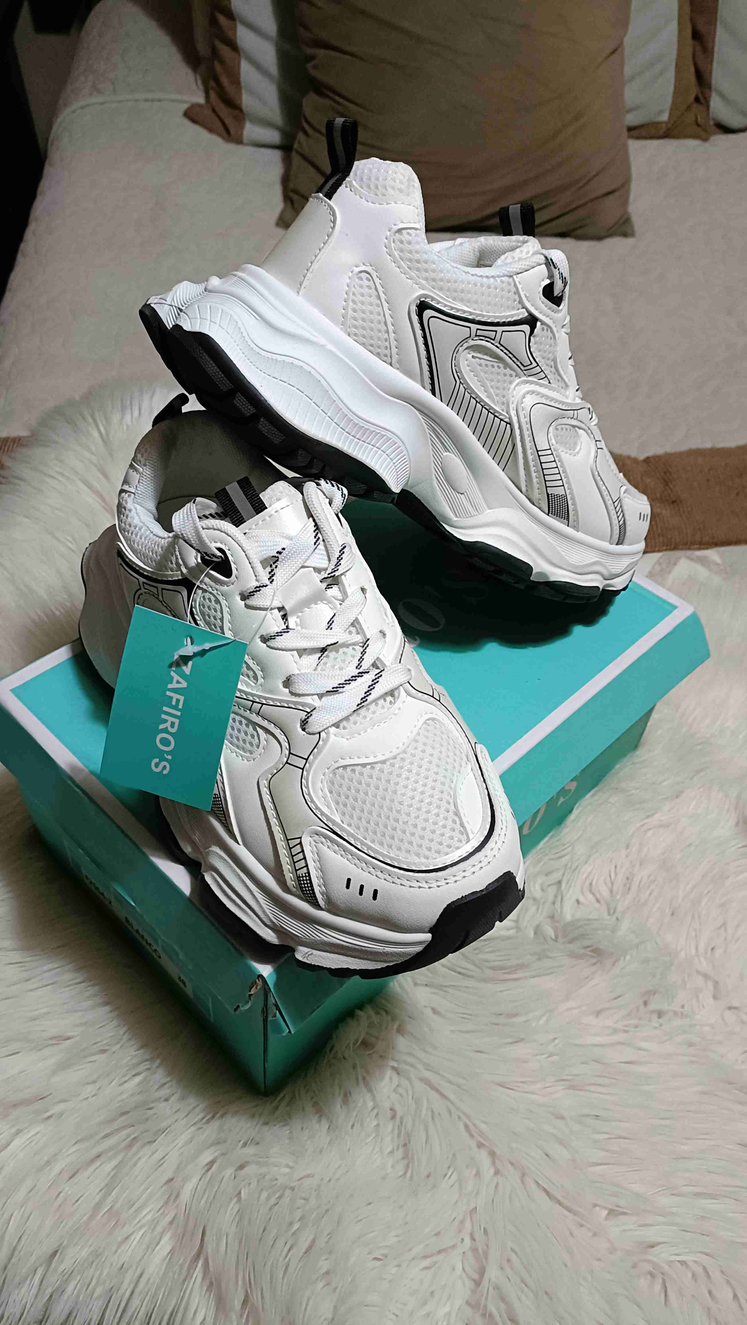 Zapatillas deportivas blancas - miniatura 2