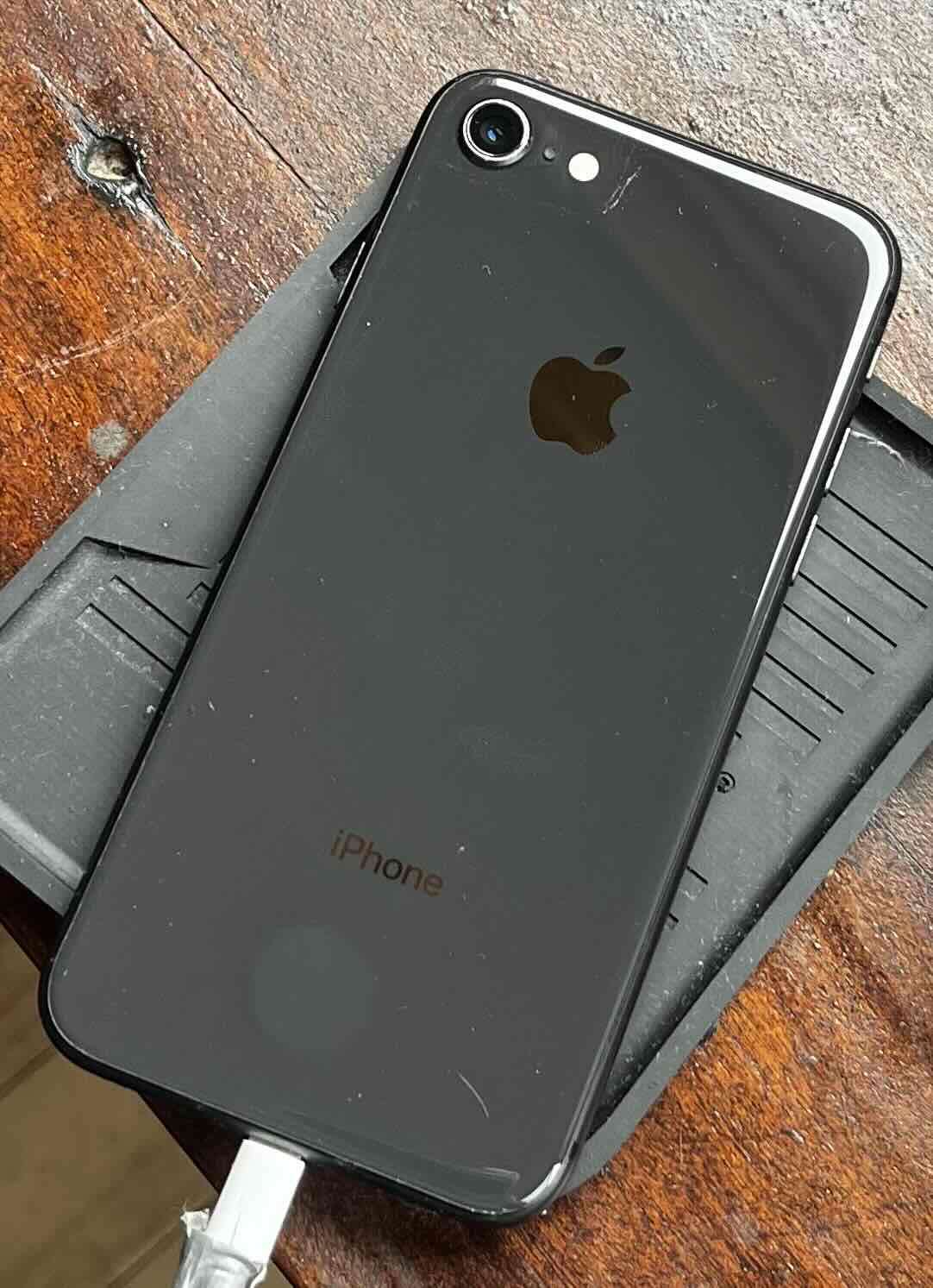 iPhone 8 - miniatura 1