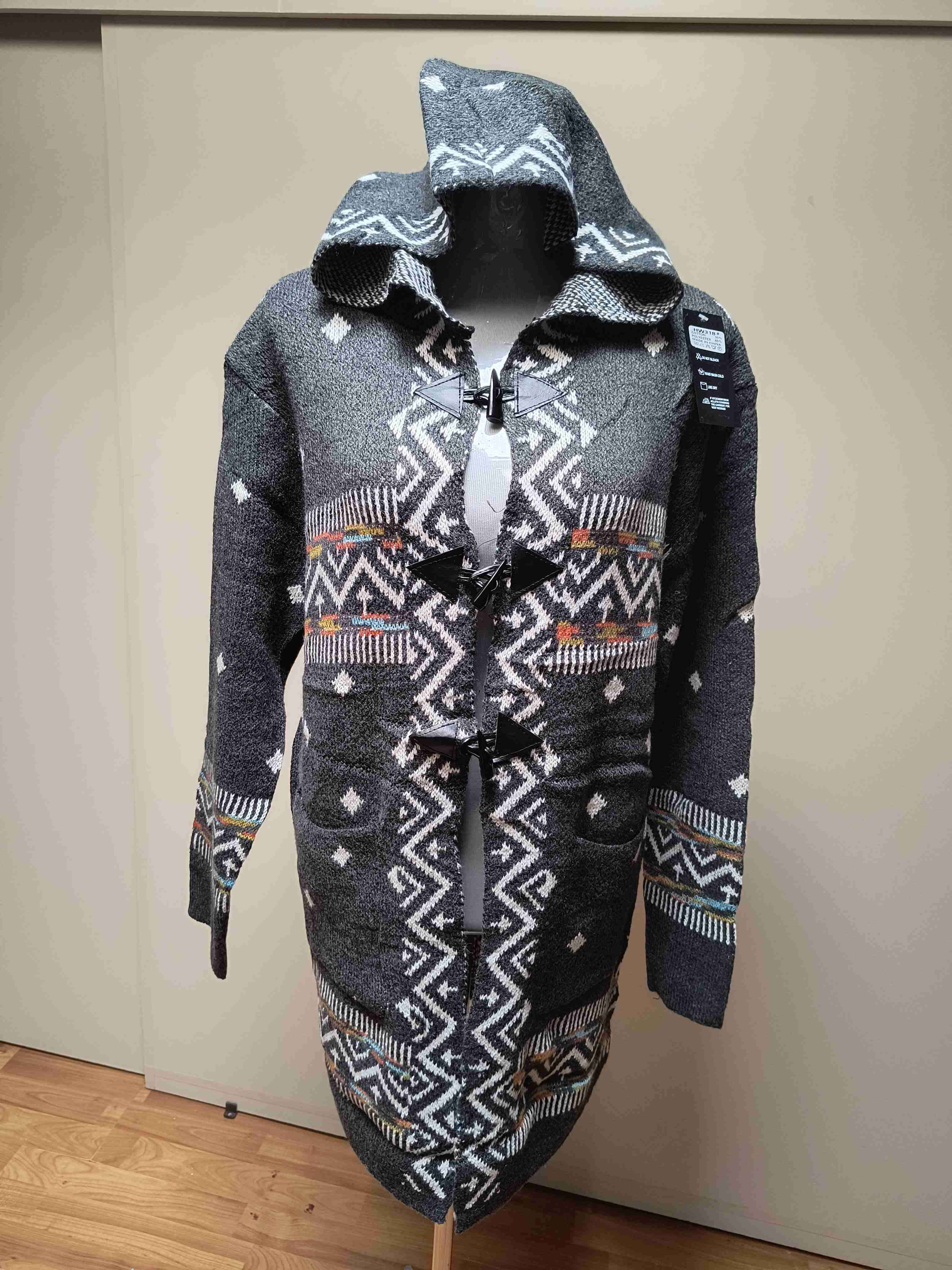 Abrigo gris con capucha y diseño étnico - miniatura 1