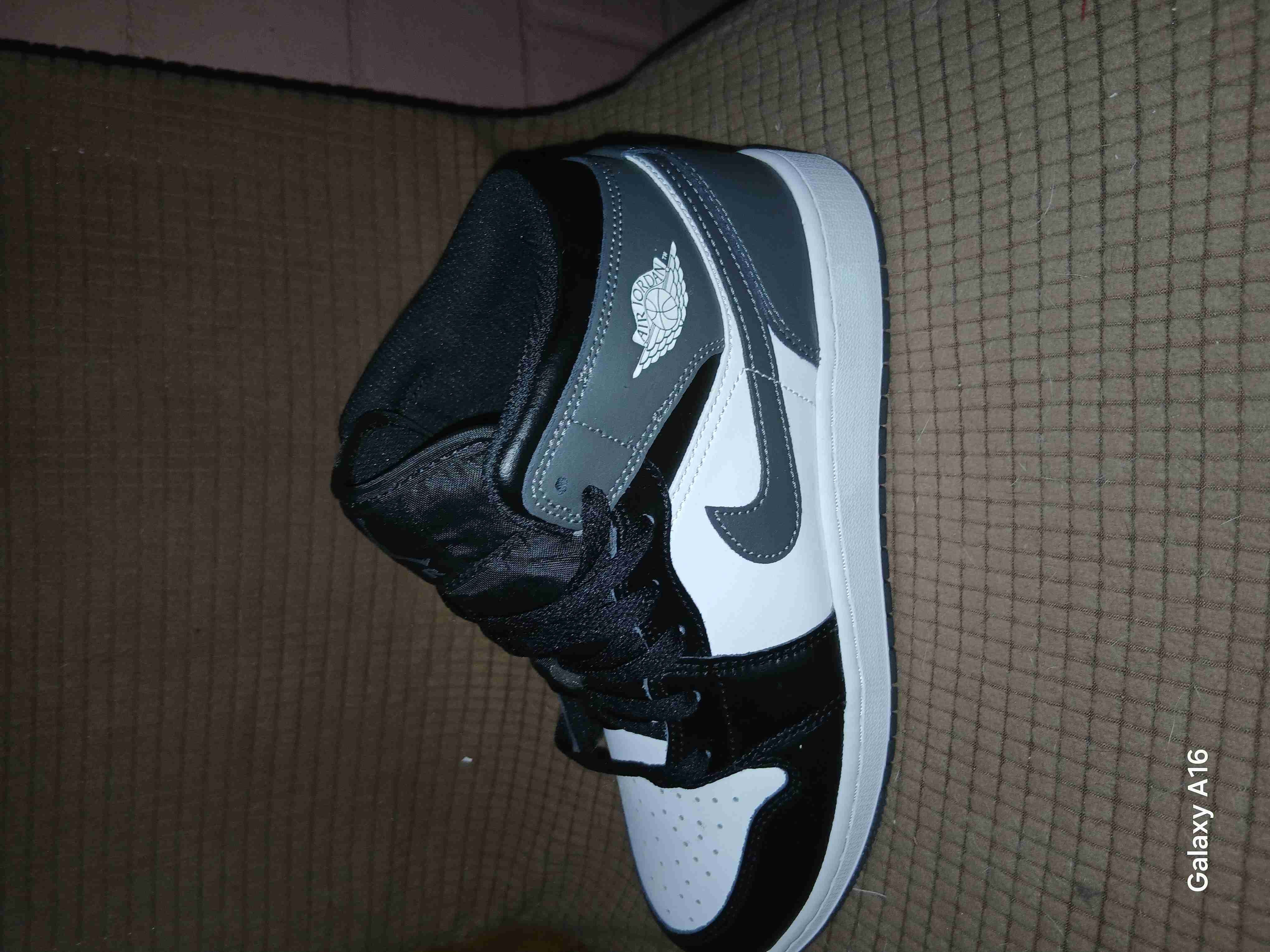 Zapatillas NIKE air   deportivas negras y blancas - miniatura 2