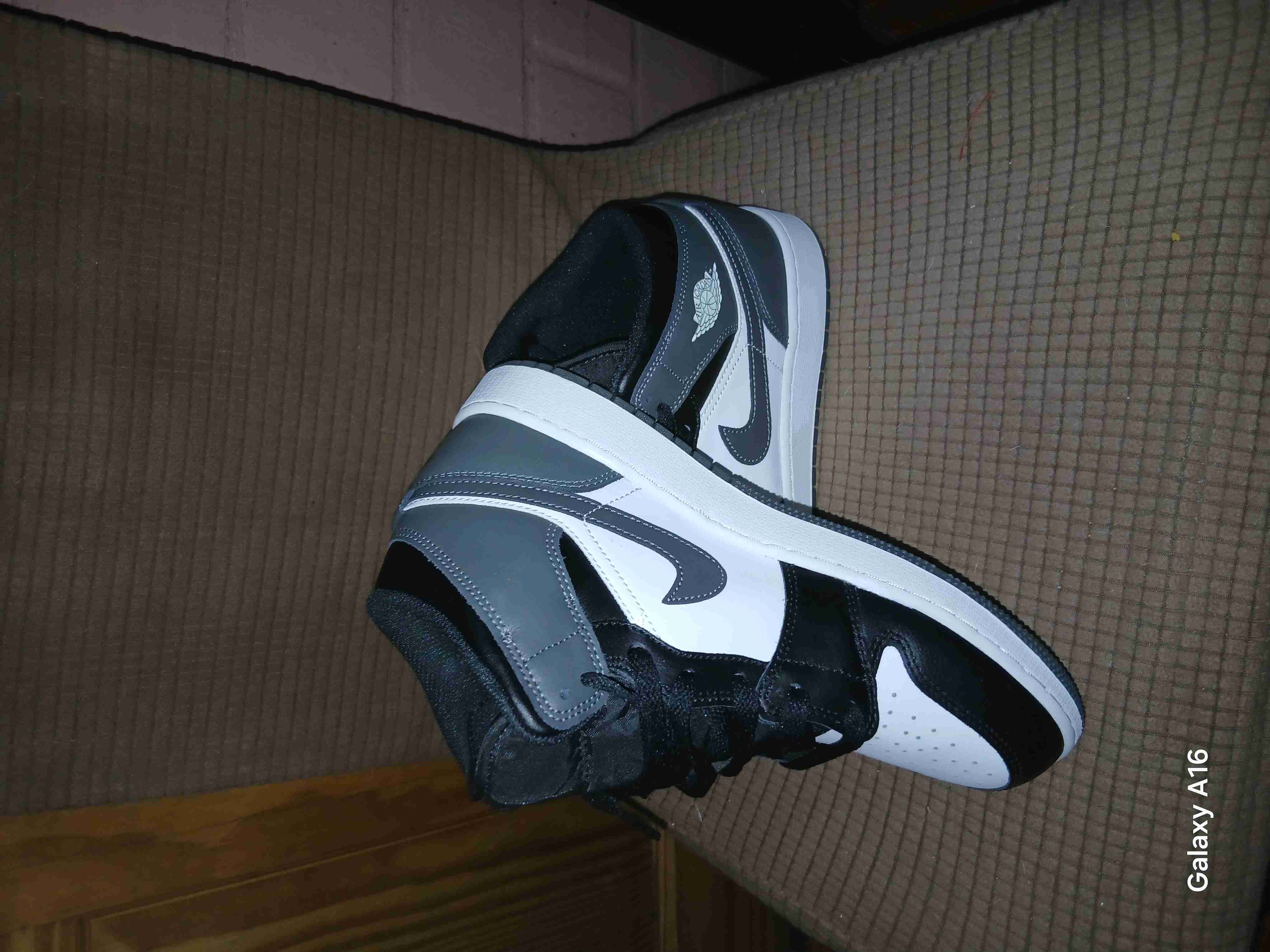 Zapatillas NIKE air   deportivas negras y blancas - miniatura 3