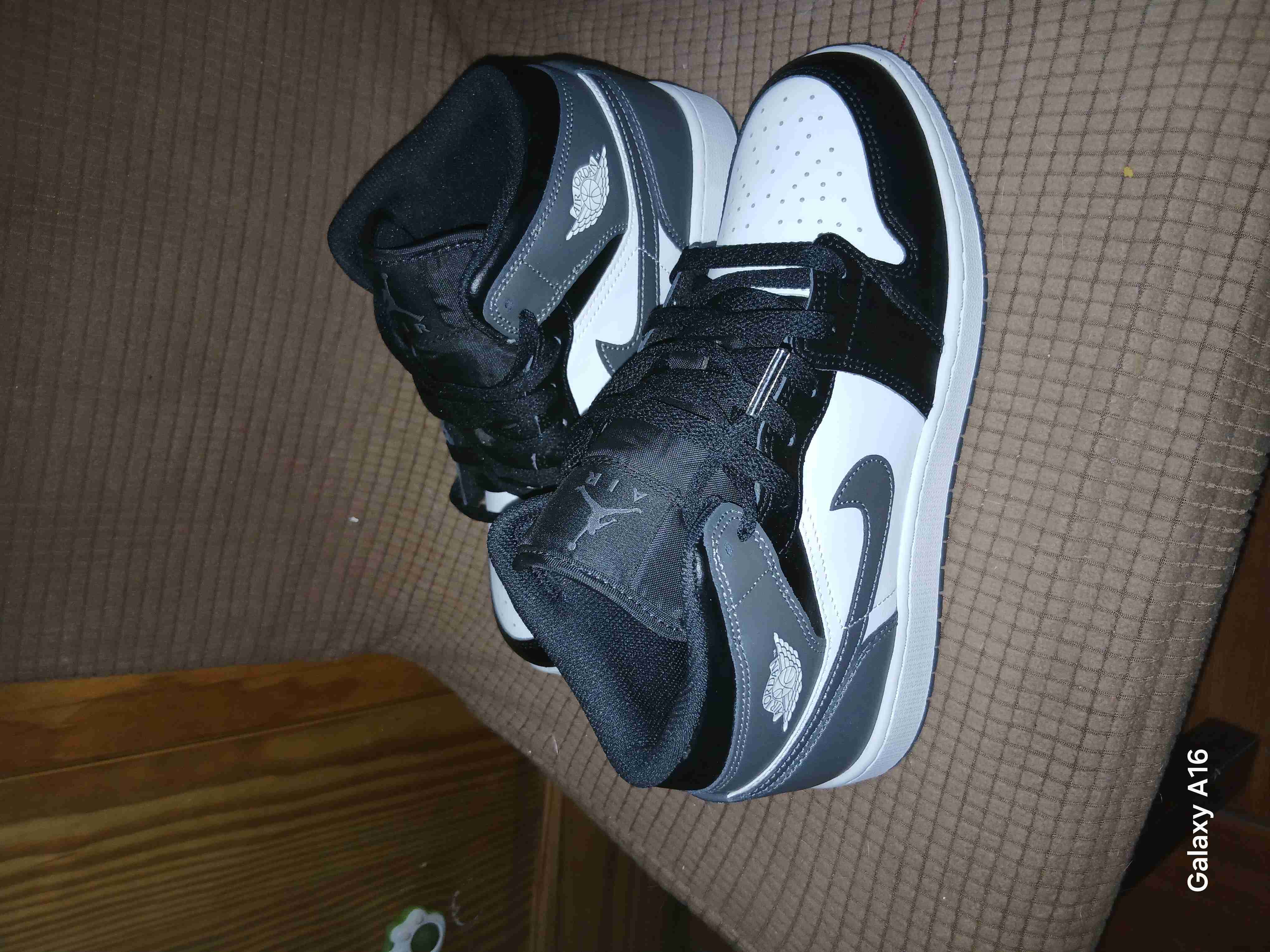 Zapatillas NIKE air   deportivas negras y blancas - miniatura 4