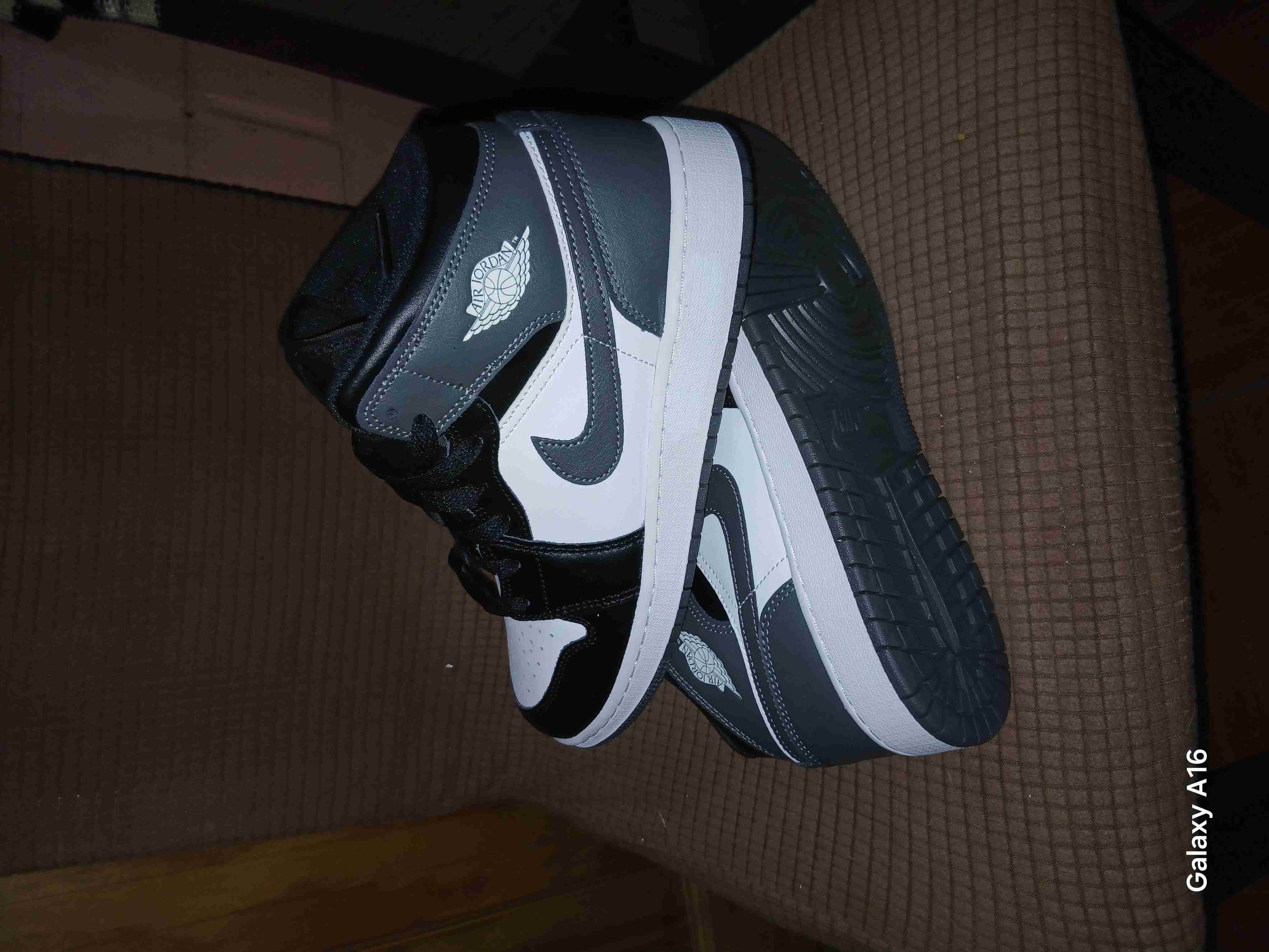 Zapatillas NIKE air   deportivas negras y blancas - miniatura 5