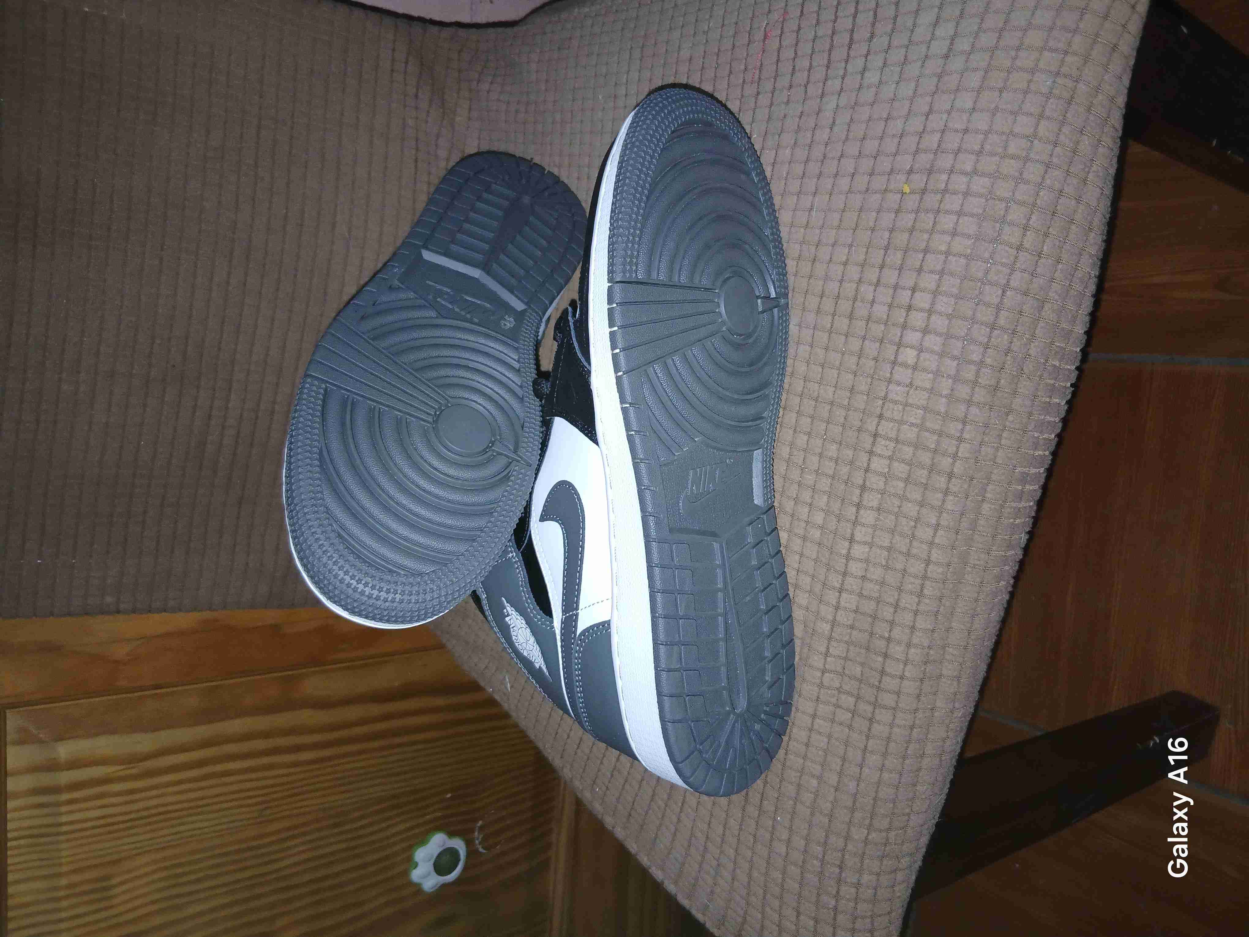 Zapatillas NIKE air   deportivas negras y blancas - miniatura 6