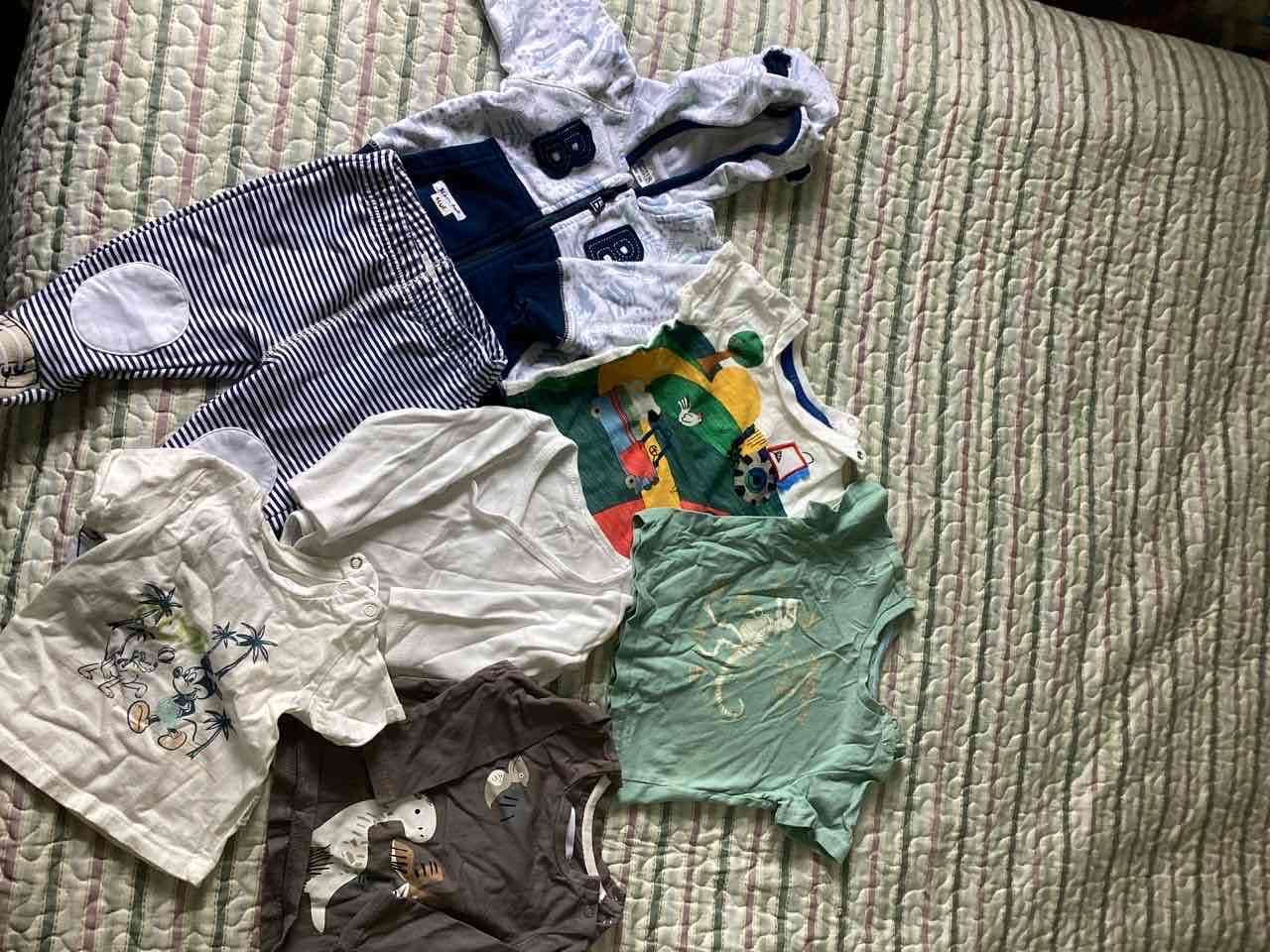 Ropa de bebé variada - miniatura 3