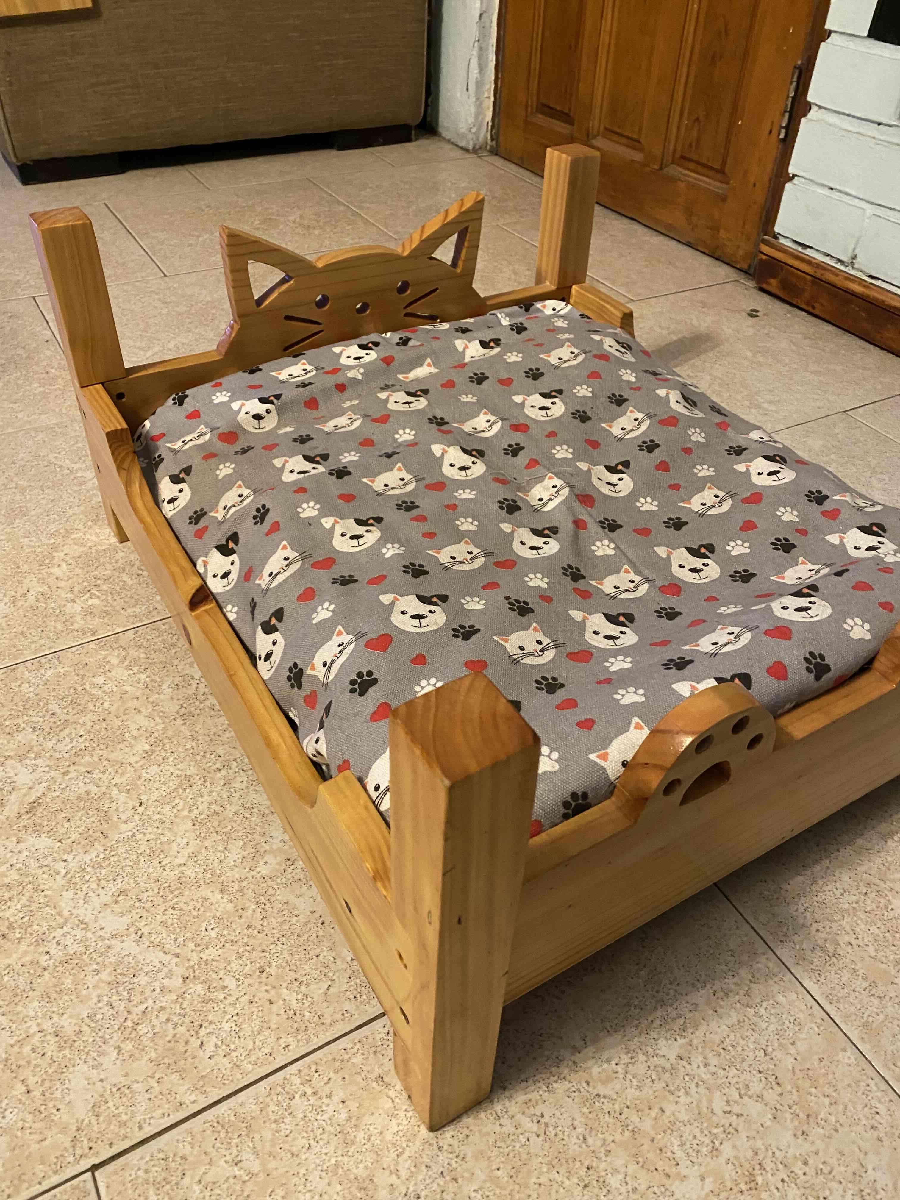 Cama de madera para gatito - miniatura 2