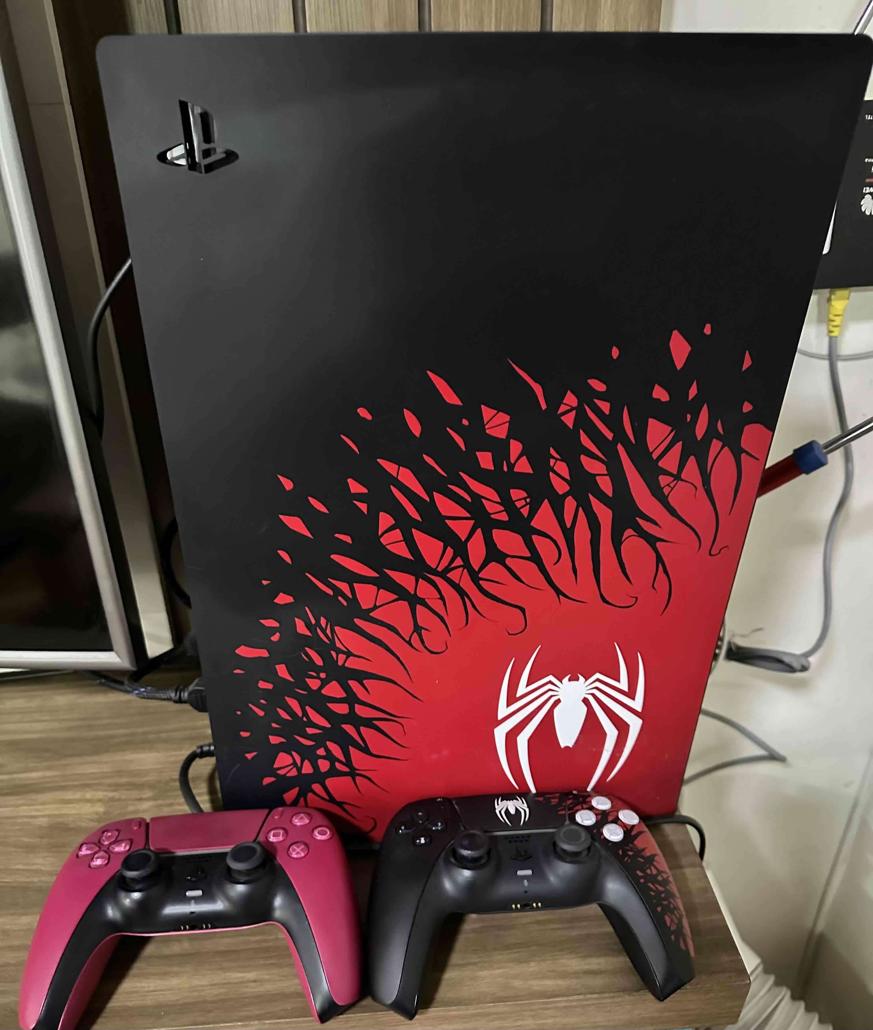 PS5 Edición Spiderman Con disco + 2 Controles