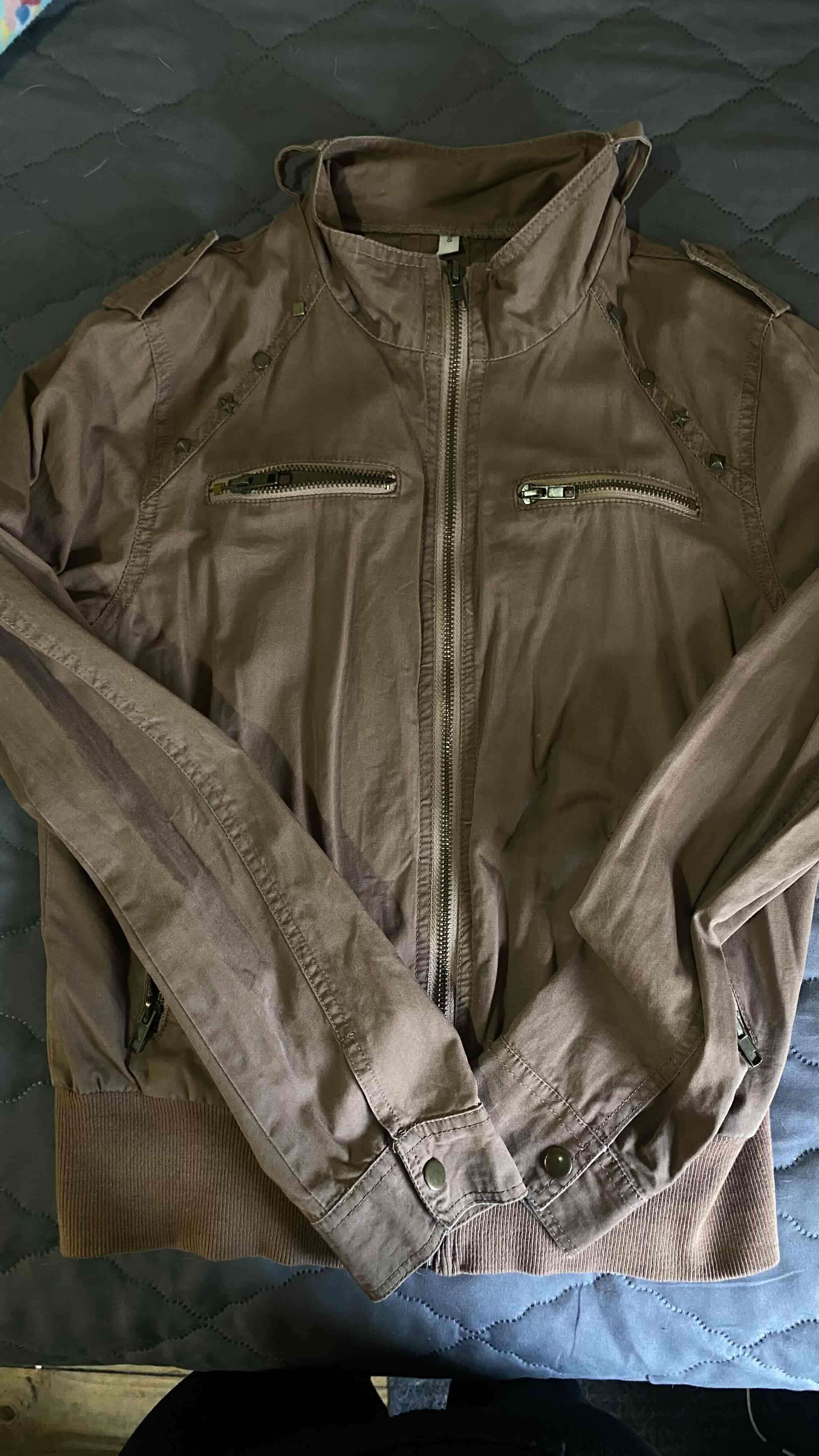 Chaqueta marrón con cremalleras - miniatura 1