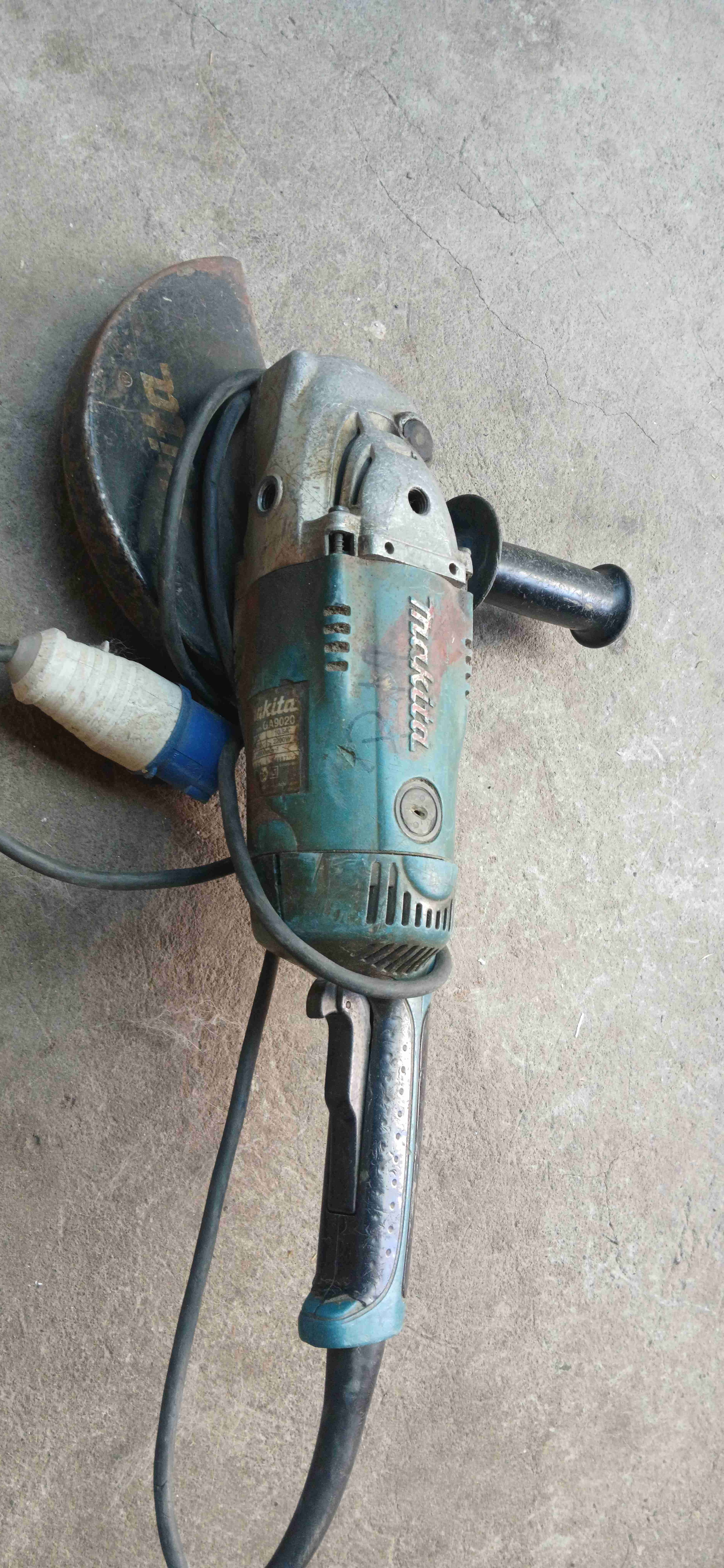 Esmeril angular Makita usado - miniatura 1