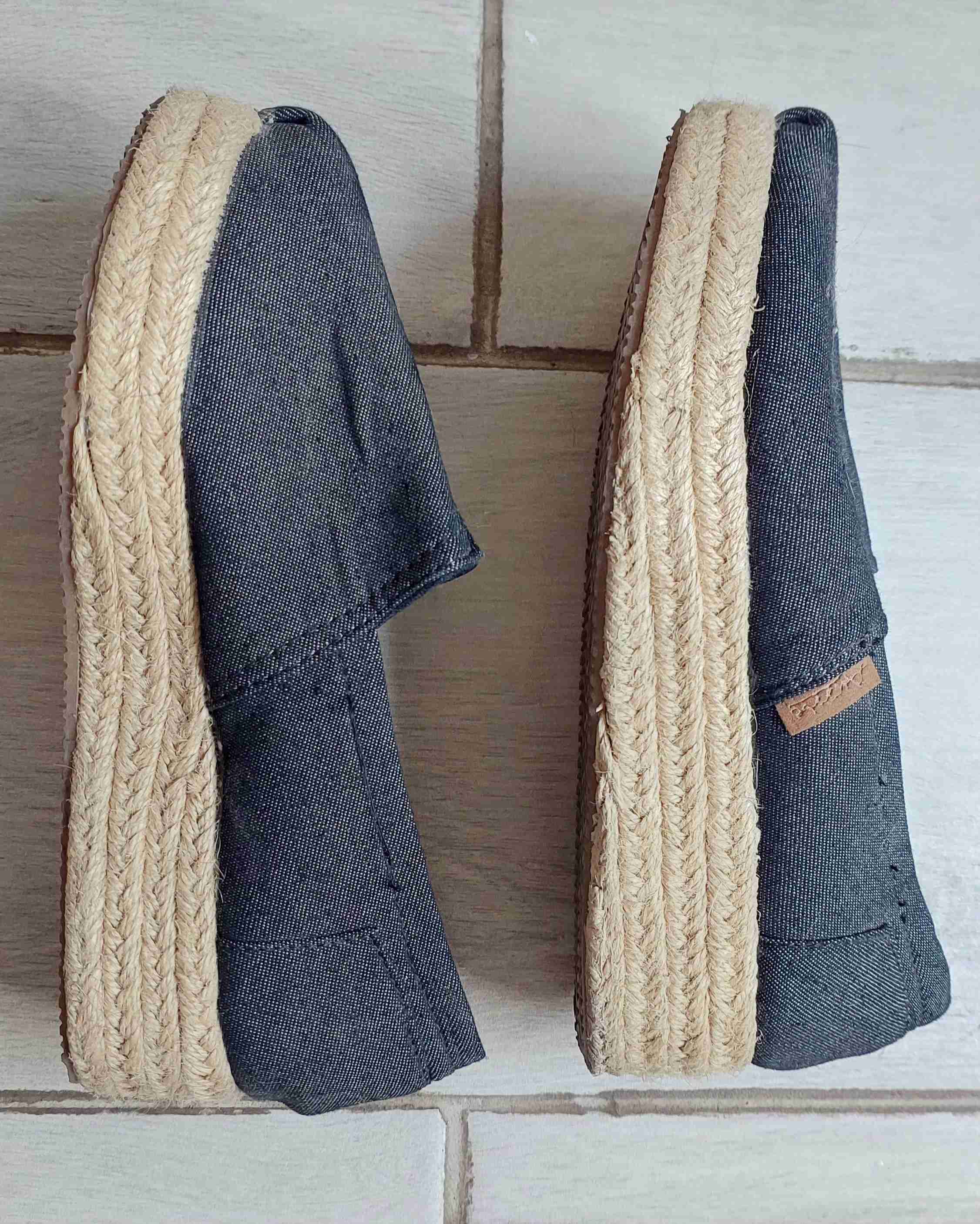 Alpargatas negras de tela Aussie - miniatura 2