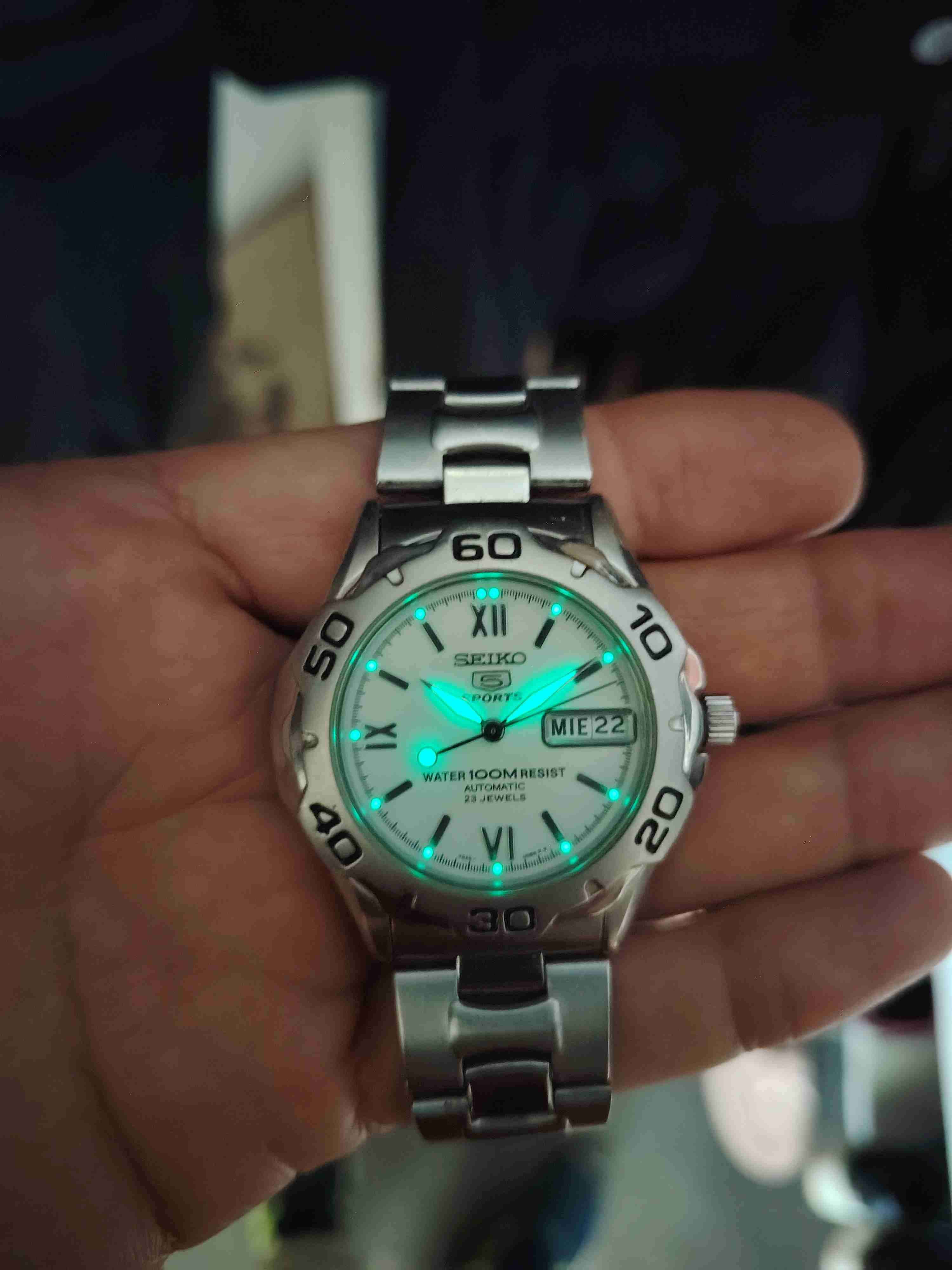 Reloj Seiko 5 Sports Plateado - miniatura 3