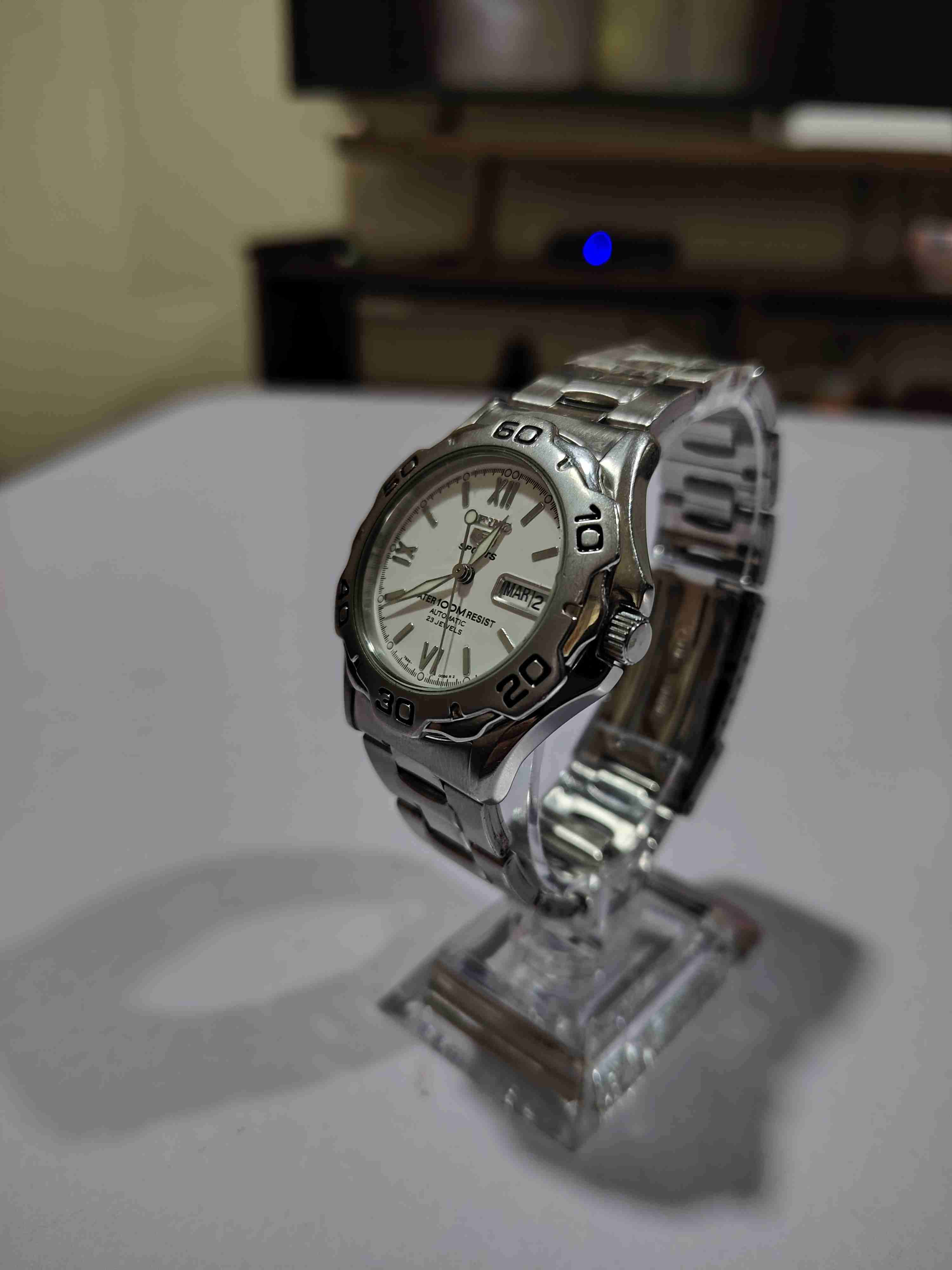 Reloj Seiko 5 Sports Plateado - miniatura 4