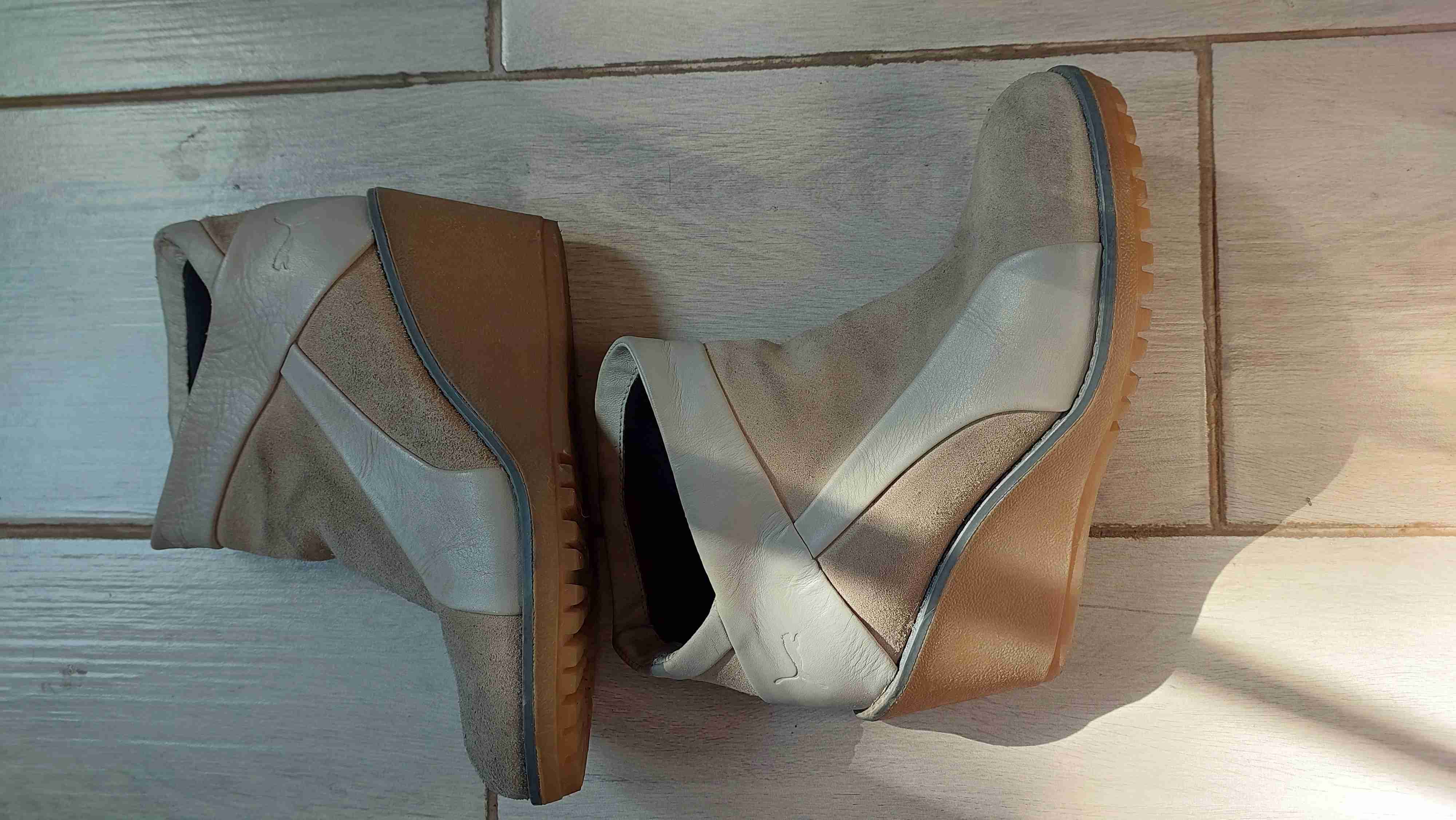 Botines beige de gamuza - miniatura 2