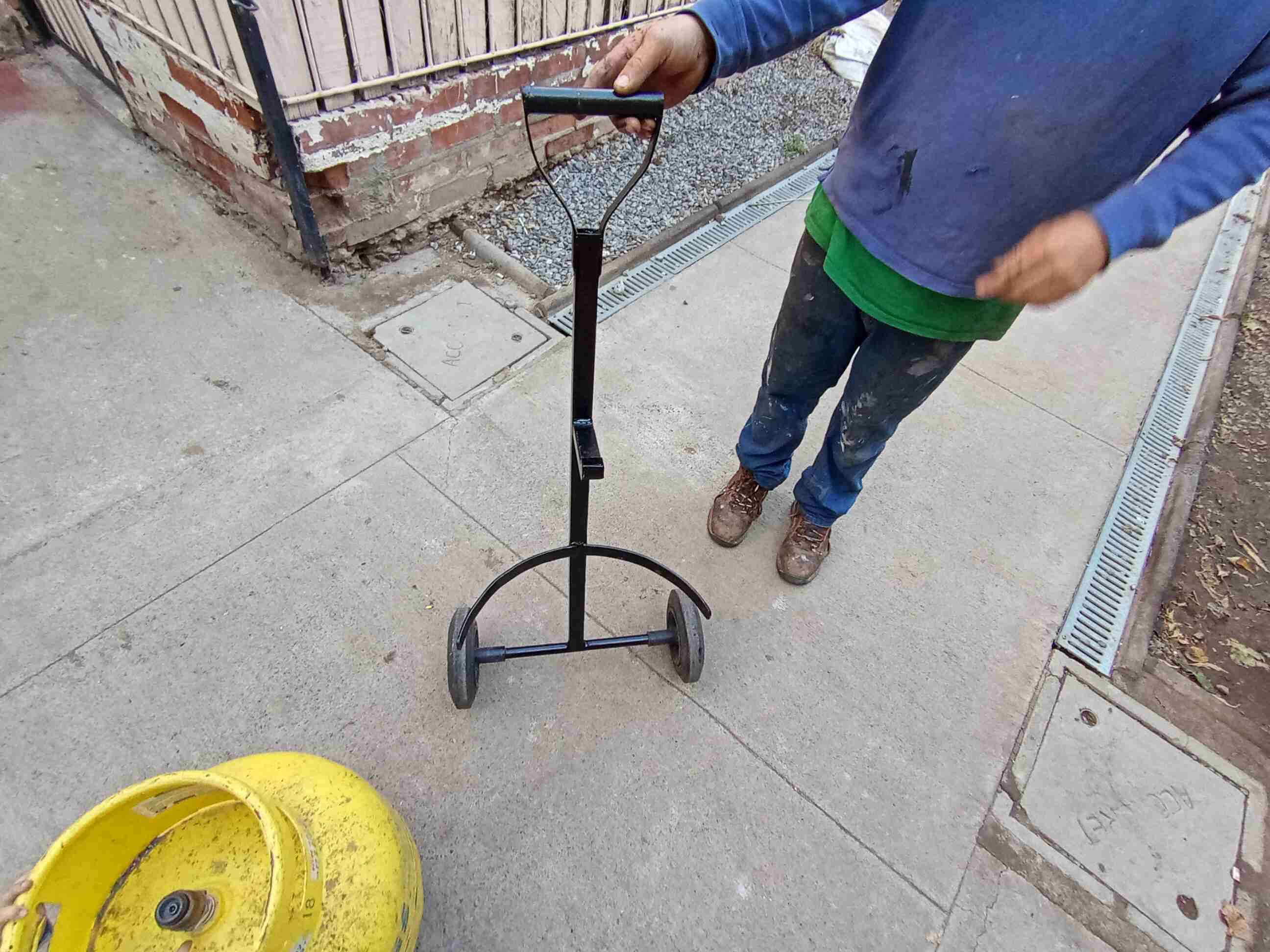 Carro transporte cilindro gas - miniatura 1