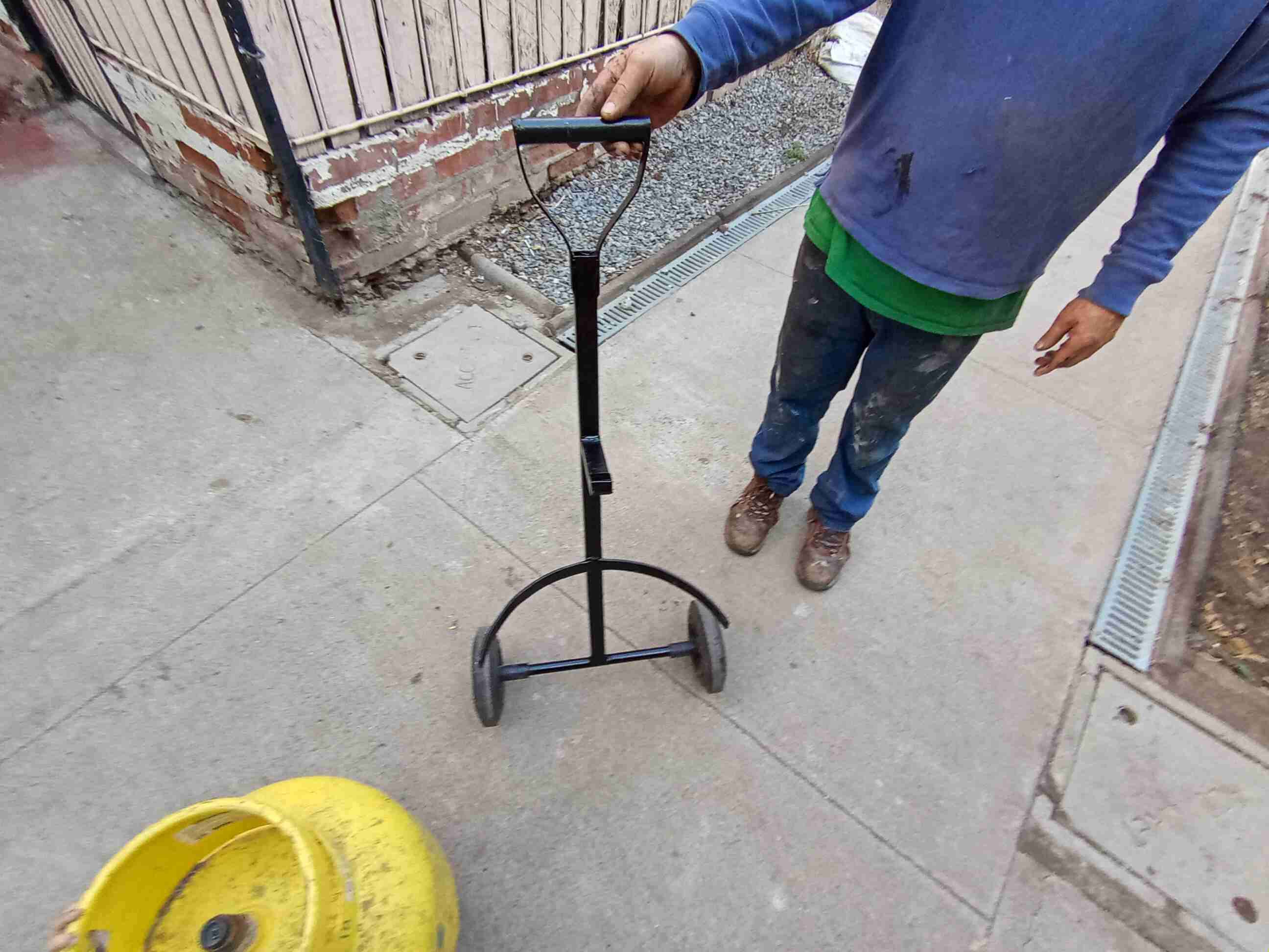 Carro transporte cilindro gas - miniatura 2