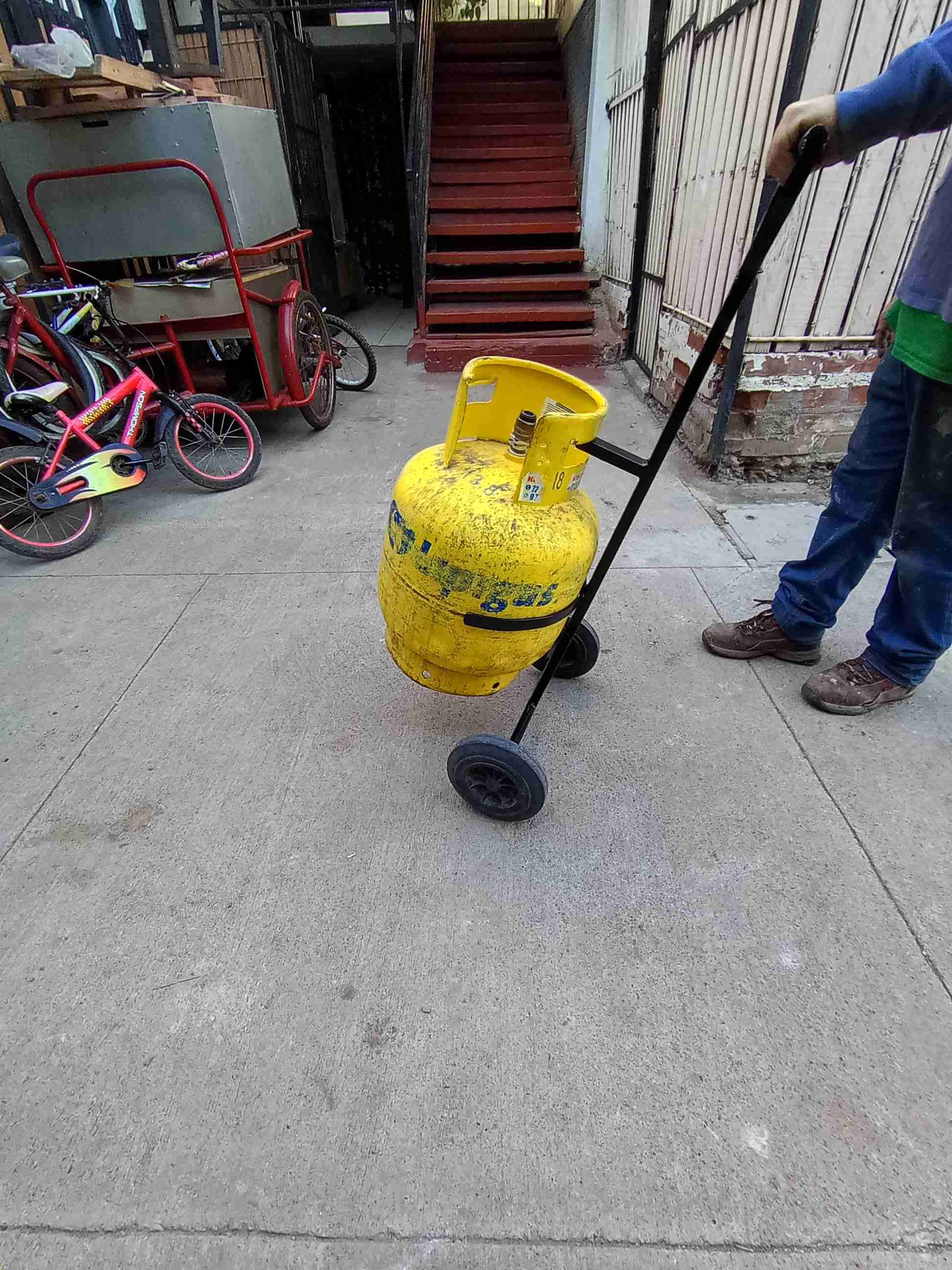 Carro transporte cilindro gas - miniatura 6