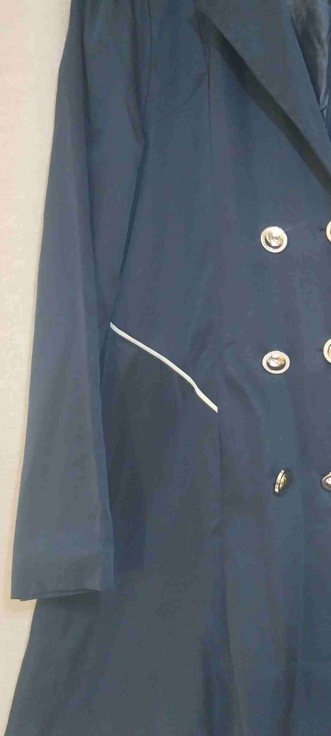 Abrigo delegado azul marino con botones - miniatura 2