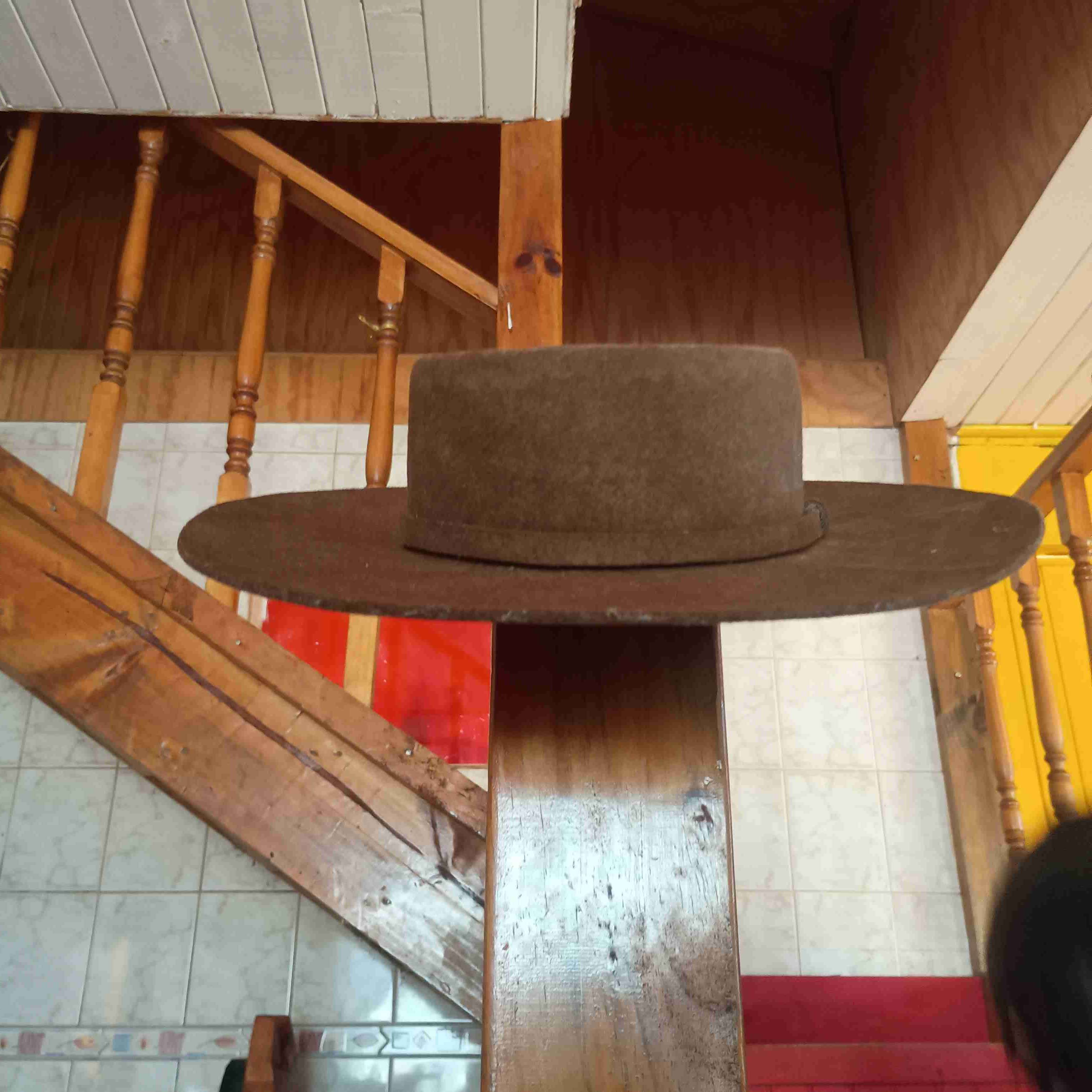 Sombrero de fieltro café - miniatura 2