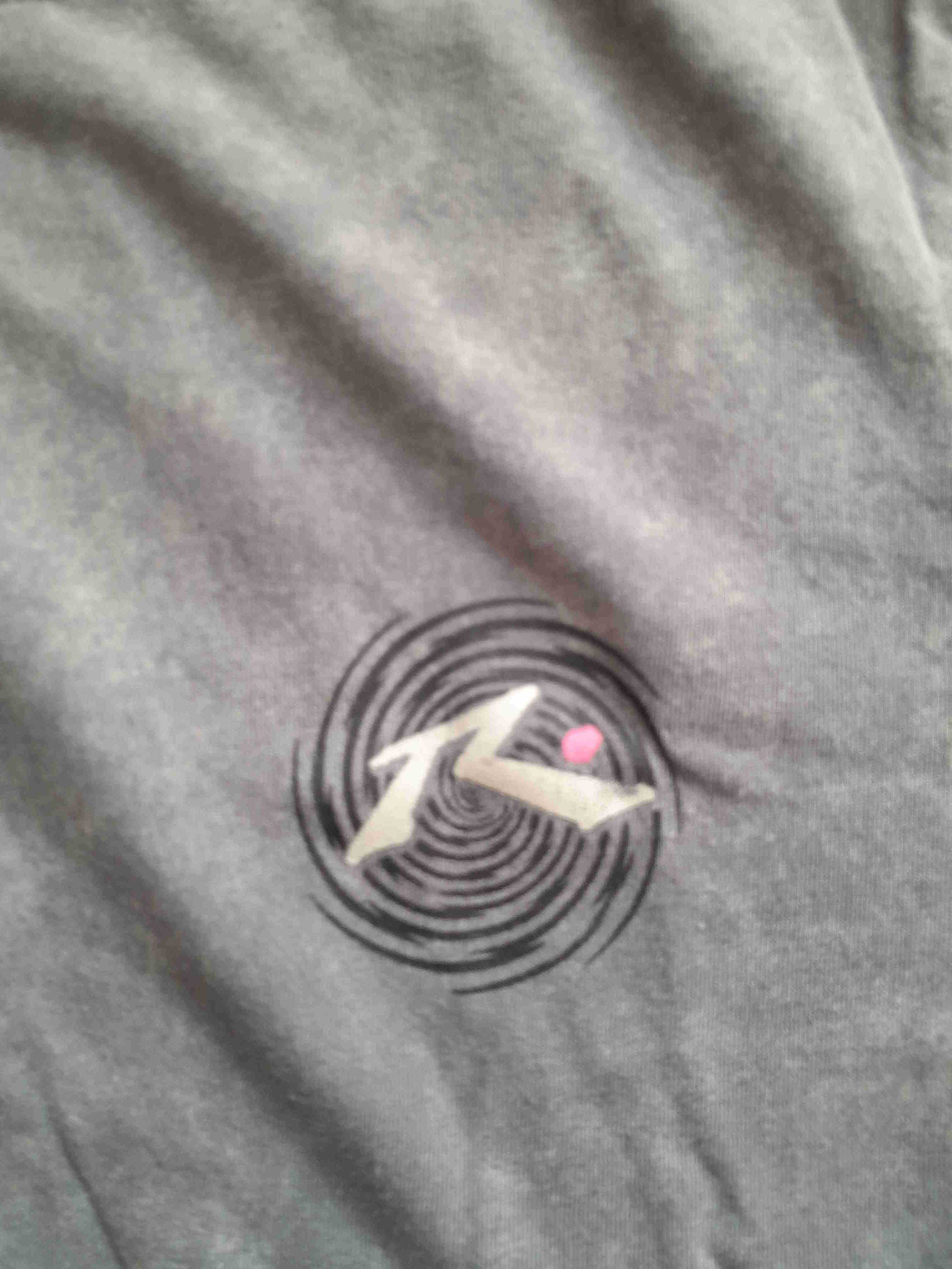 Polera gris con Ripcurl - miniatura 2