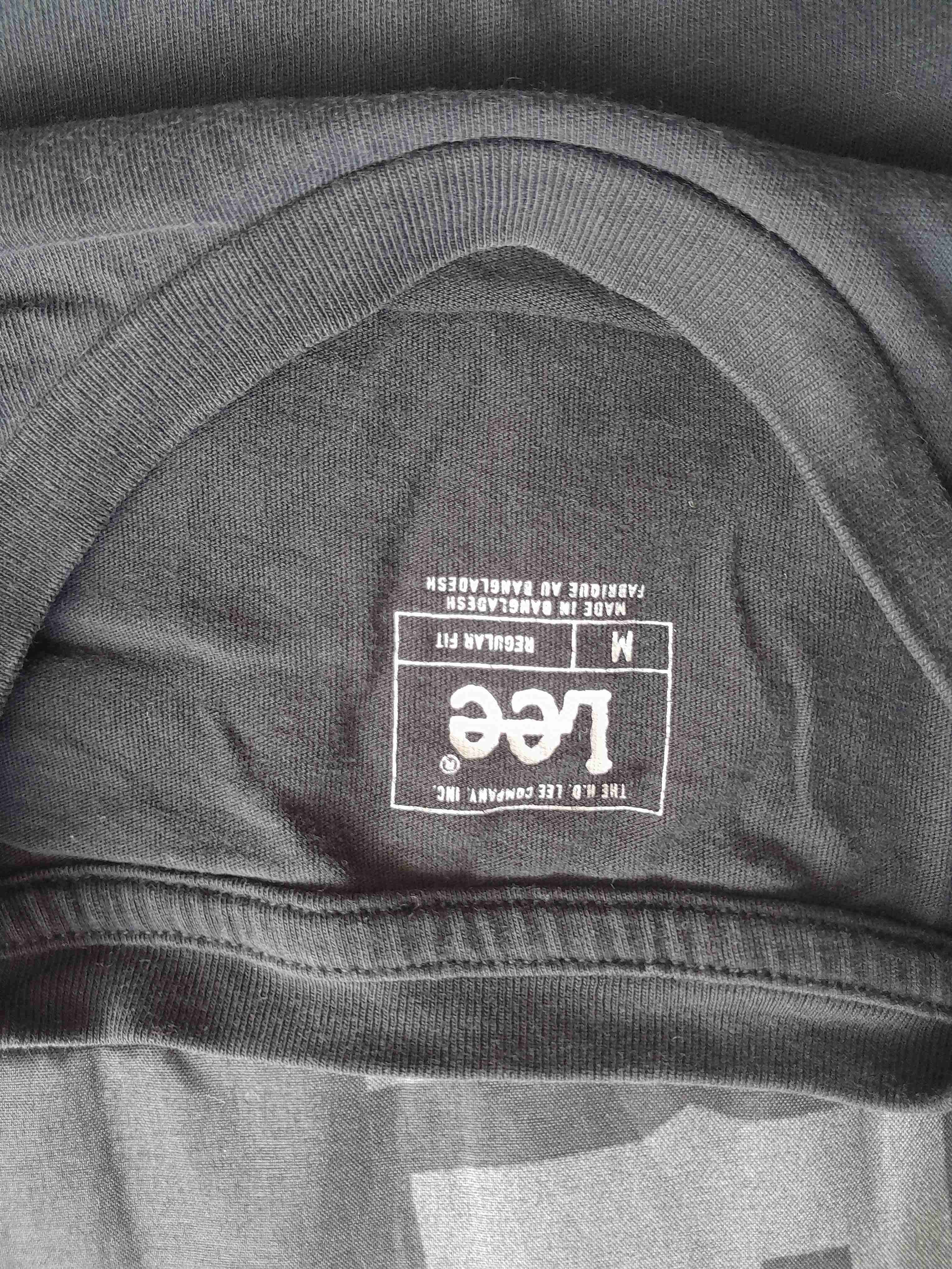 Polera negra marca Lee - miniatura 3