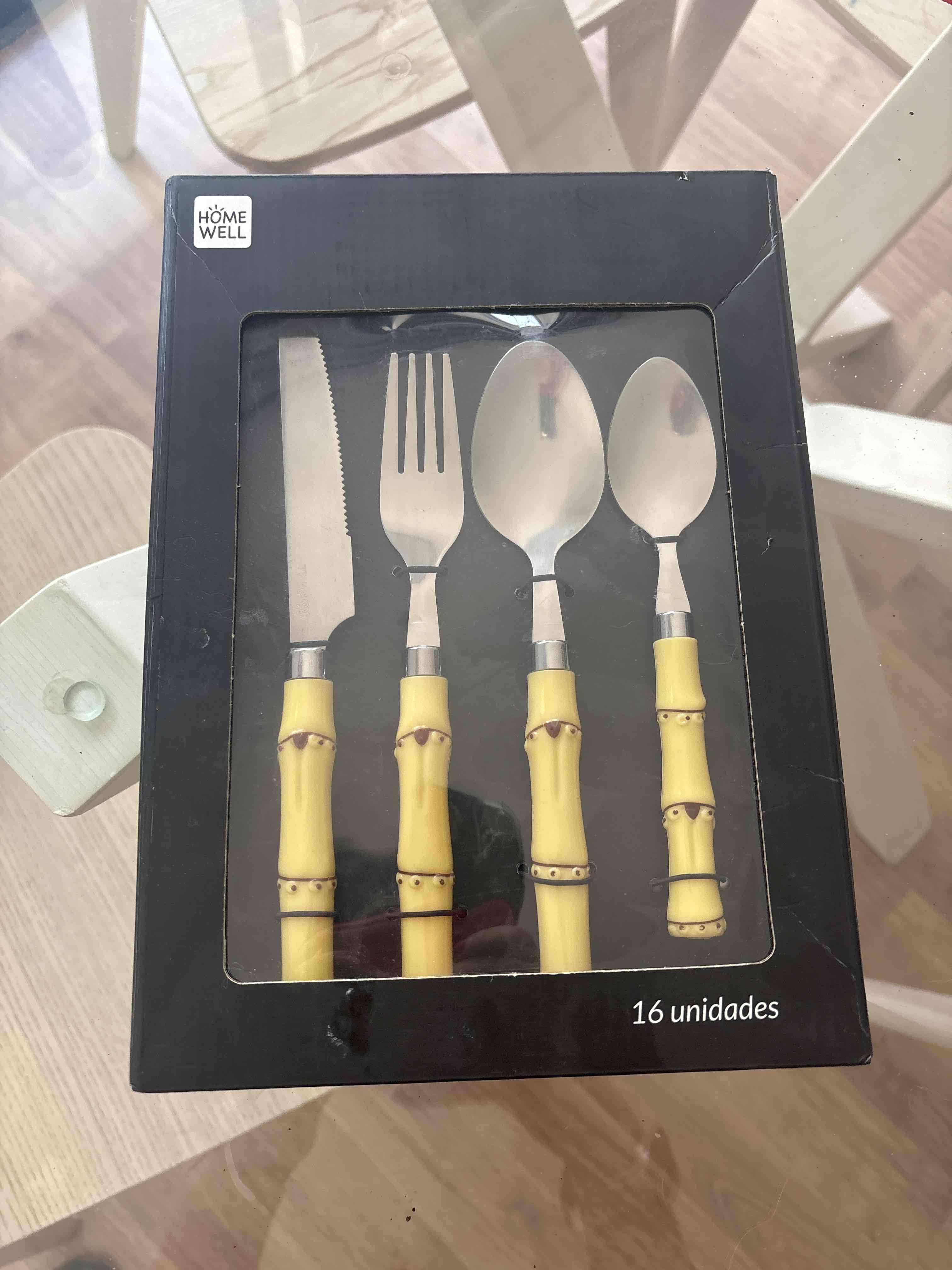 Set de cubiertos mango amarillo