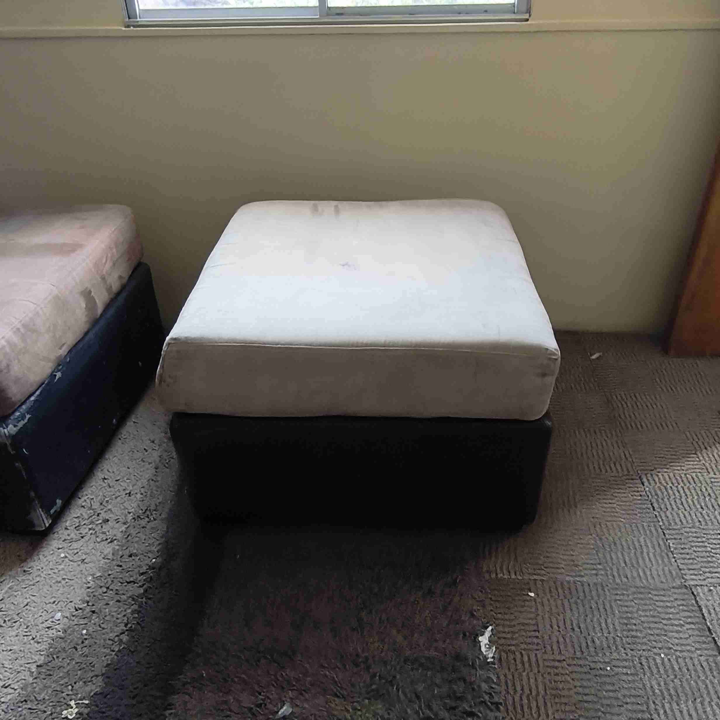 Pufs cuadrados de tela - miniatura 2