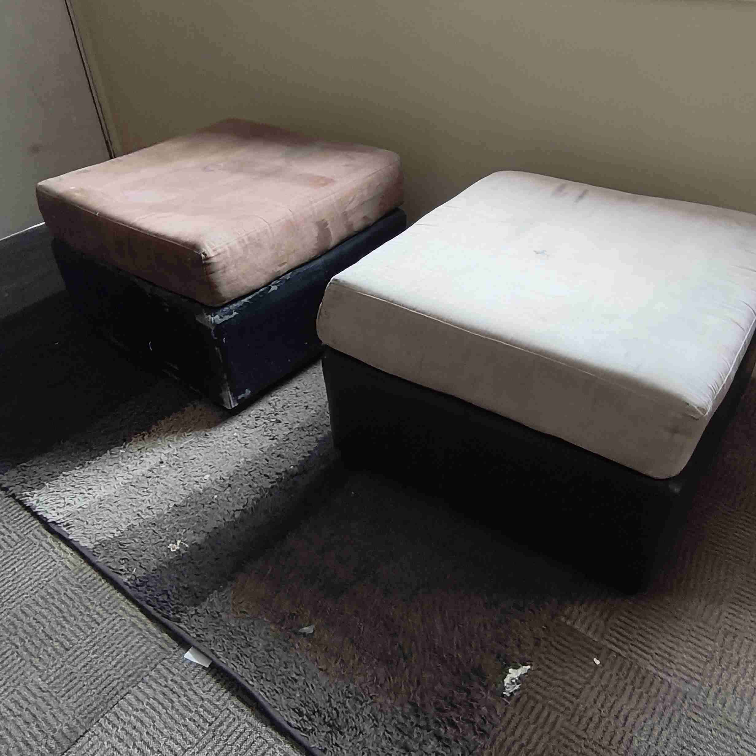 Pufs cuadrados de tela - miniatura 3