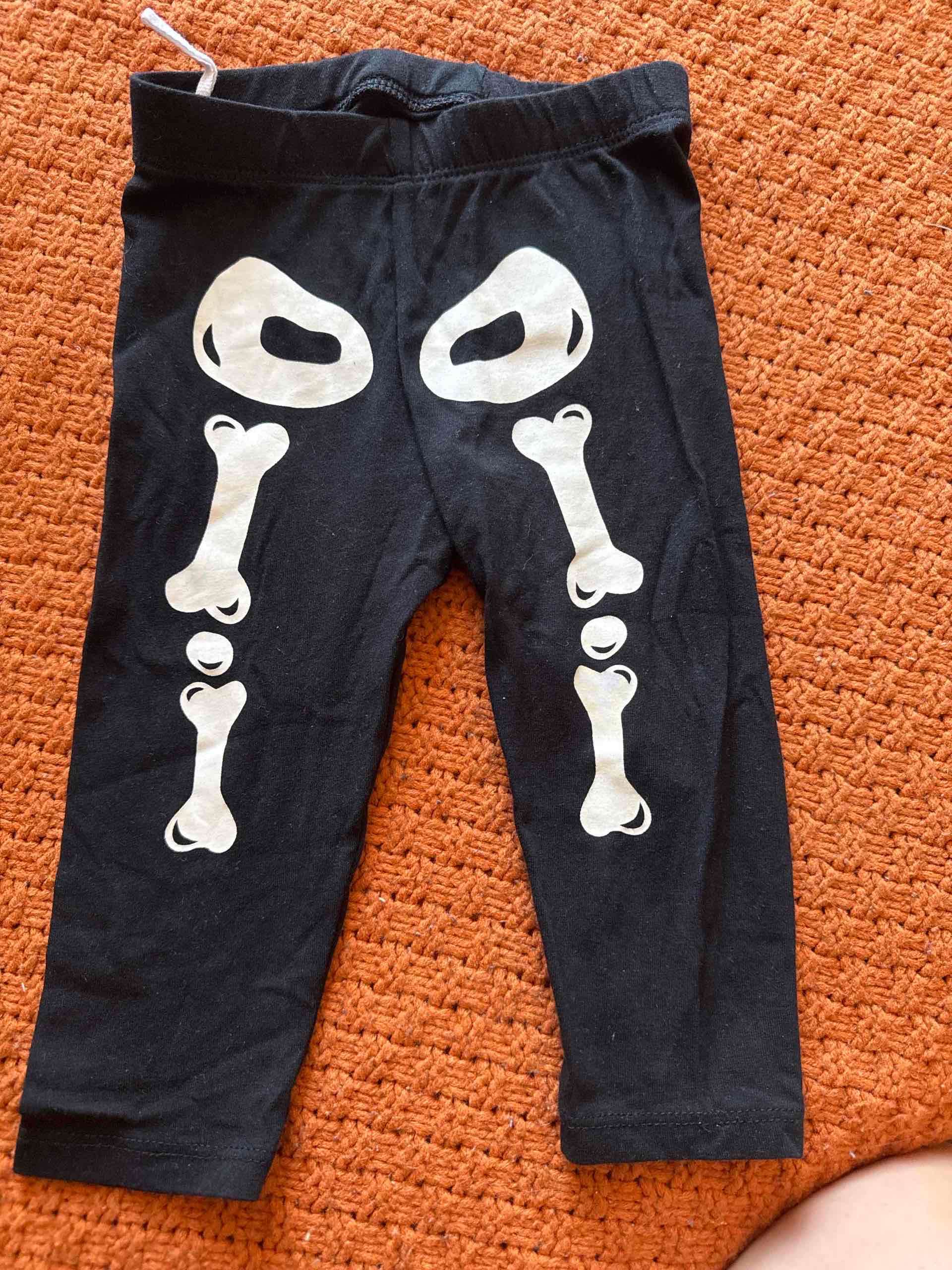 Polera y pantalón negra con diseño esqueleto - miniatura 2