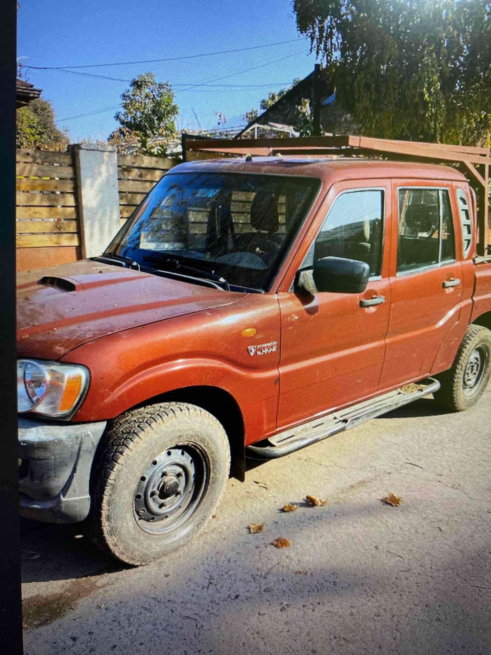 Camioneta doble cabina diesel - miniatura 1