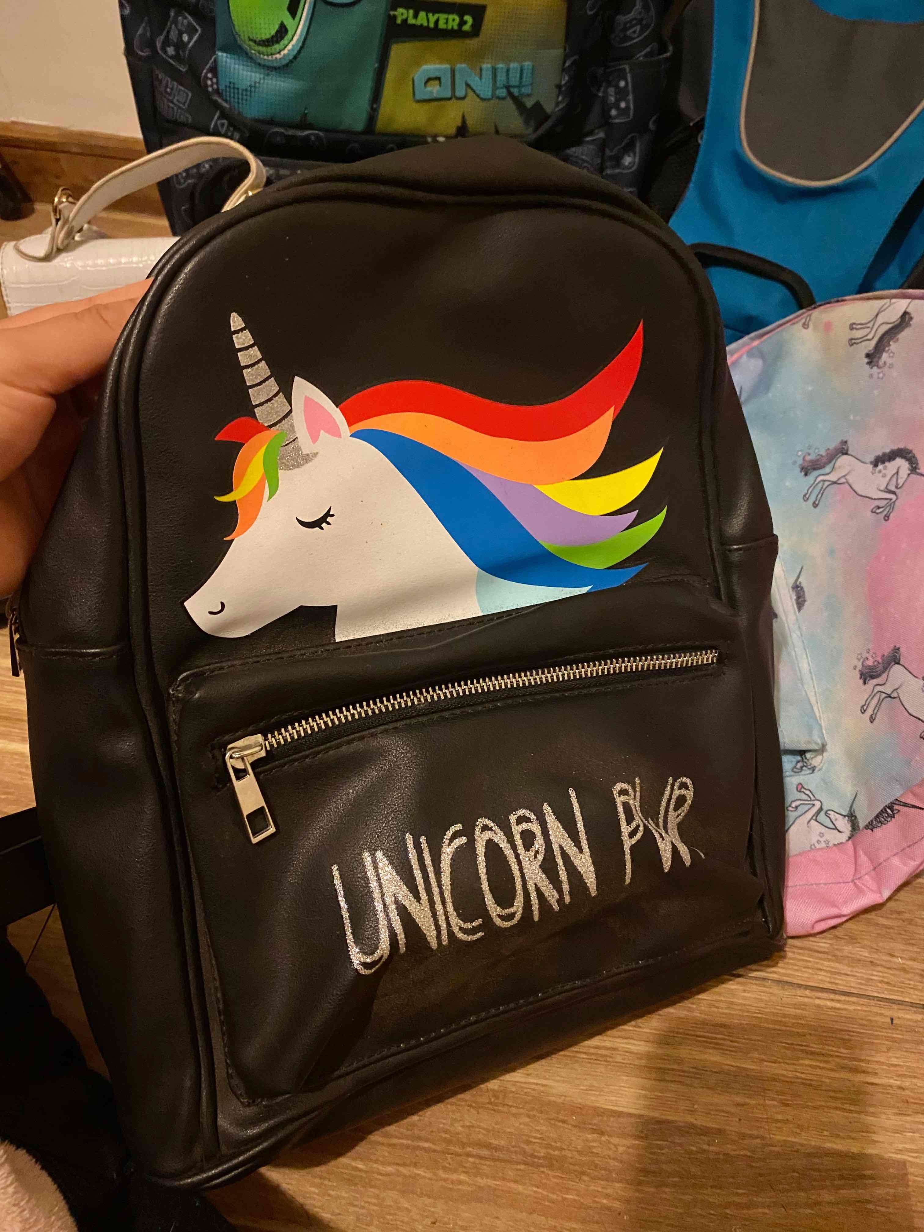 Mochila negra de cuero