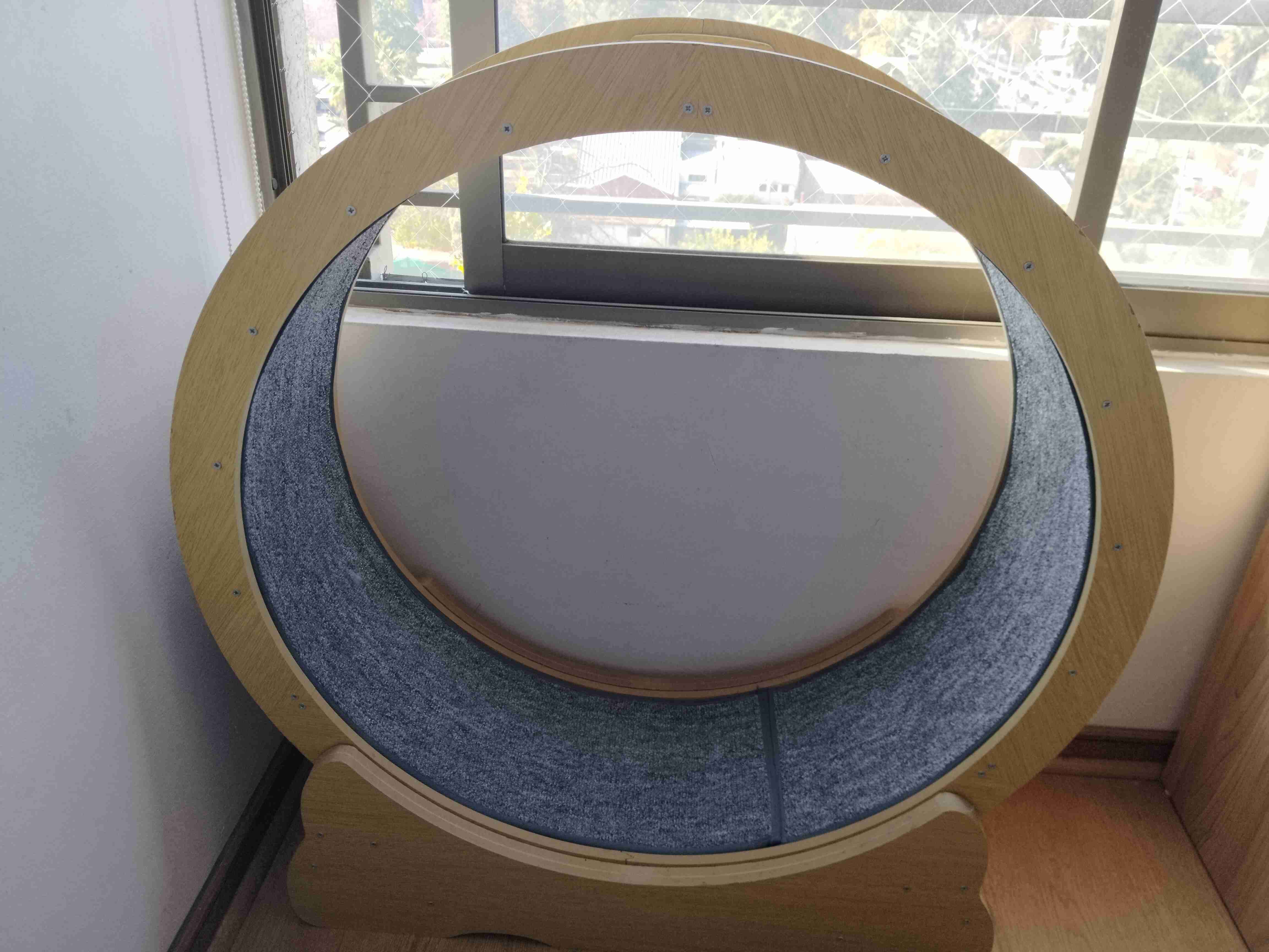 Ruleta para gatos de madera - miniatura 1