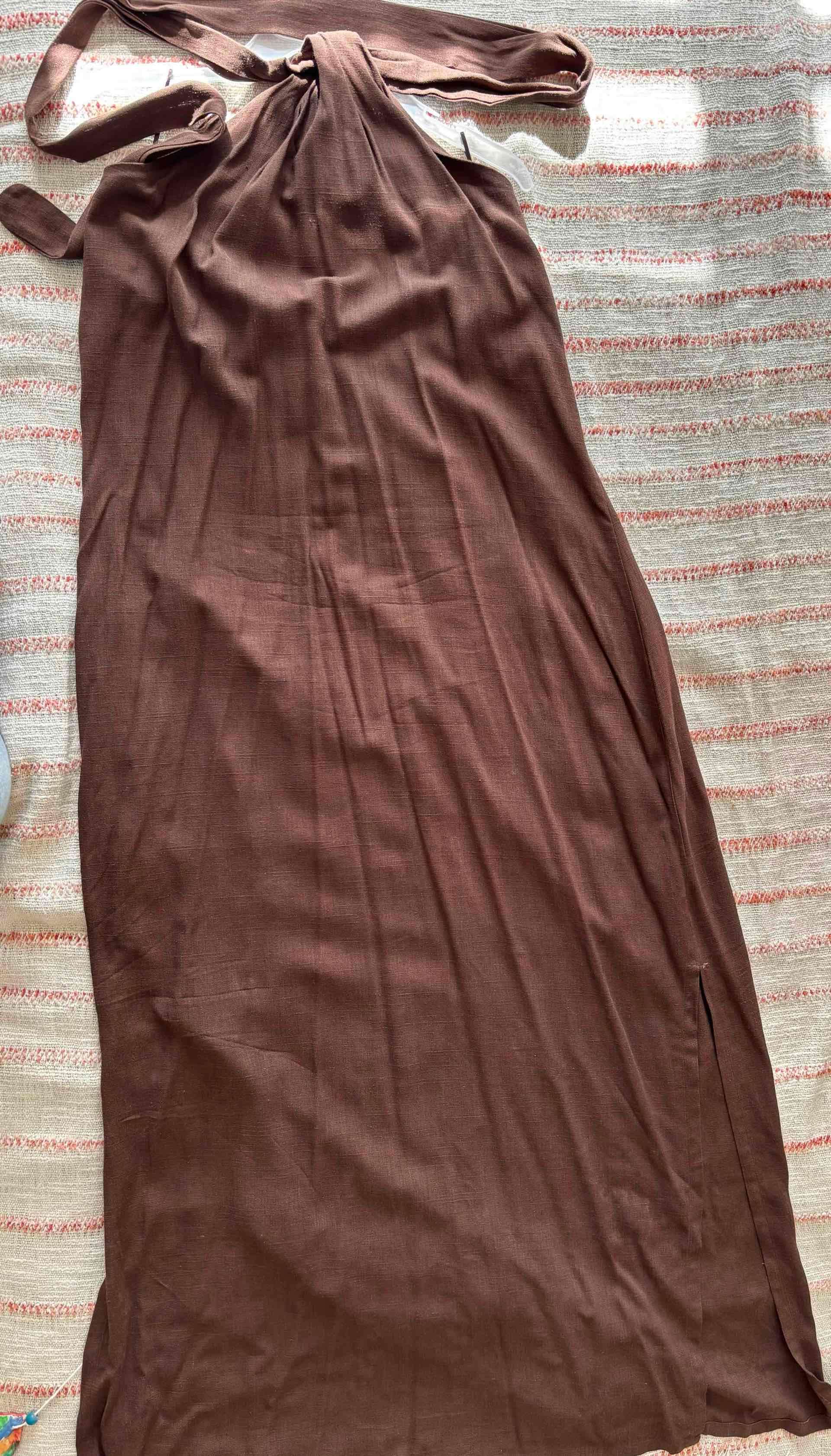 Vestido largo marrón elegante - miniatura 2