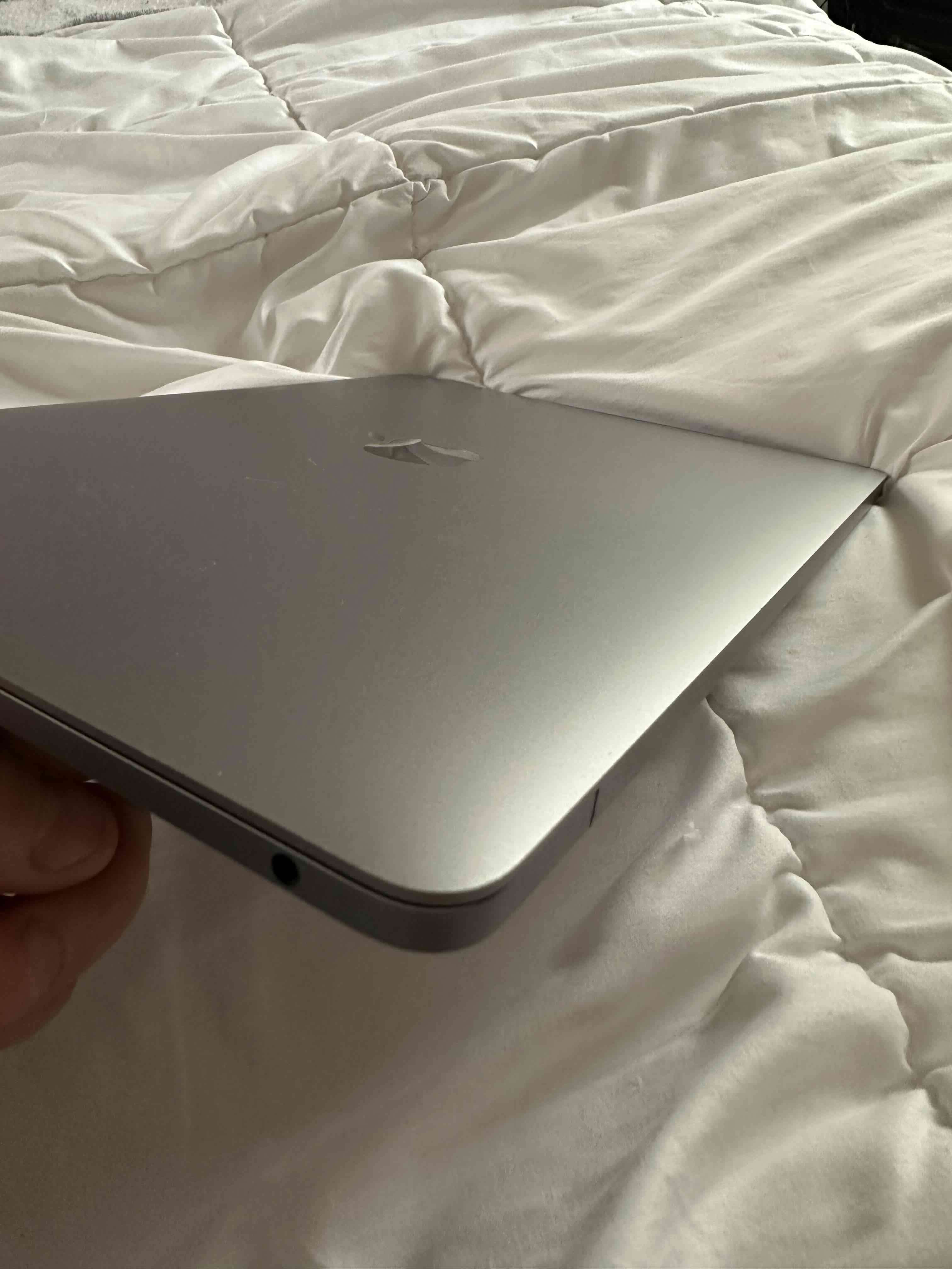 MacBook Pro M1 - miniatura 3