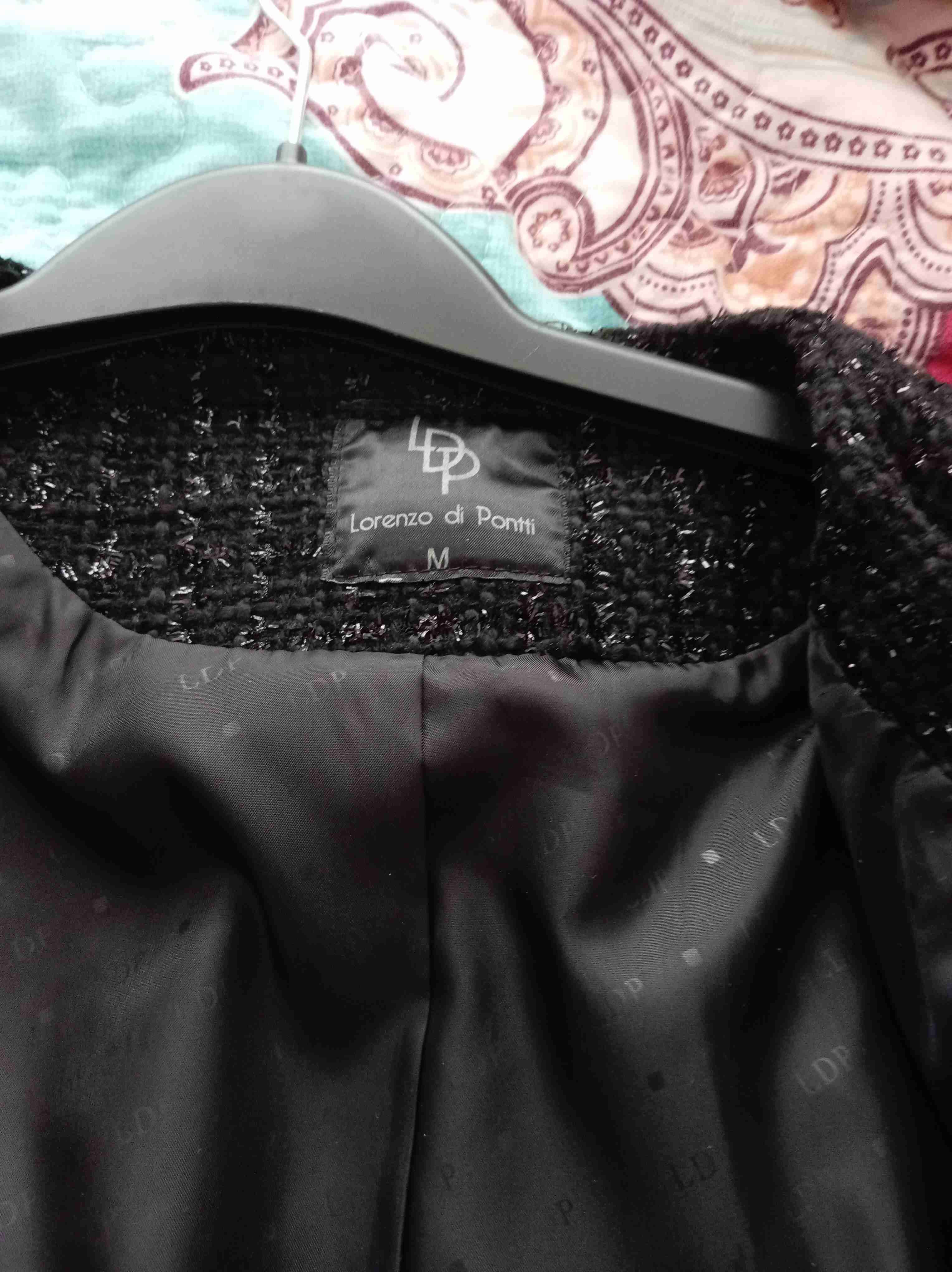 Chaqueta negra elegante - miniatura 2