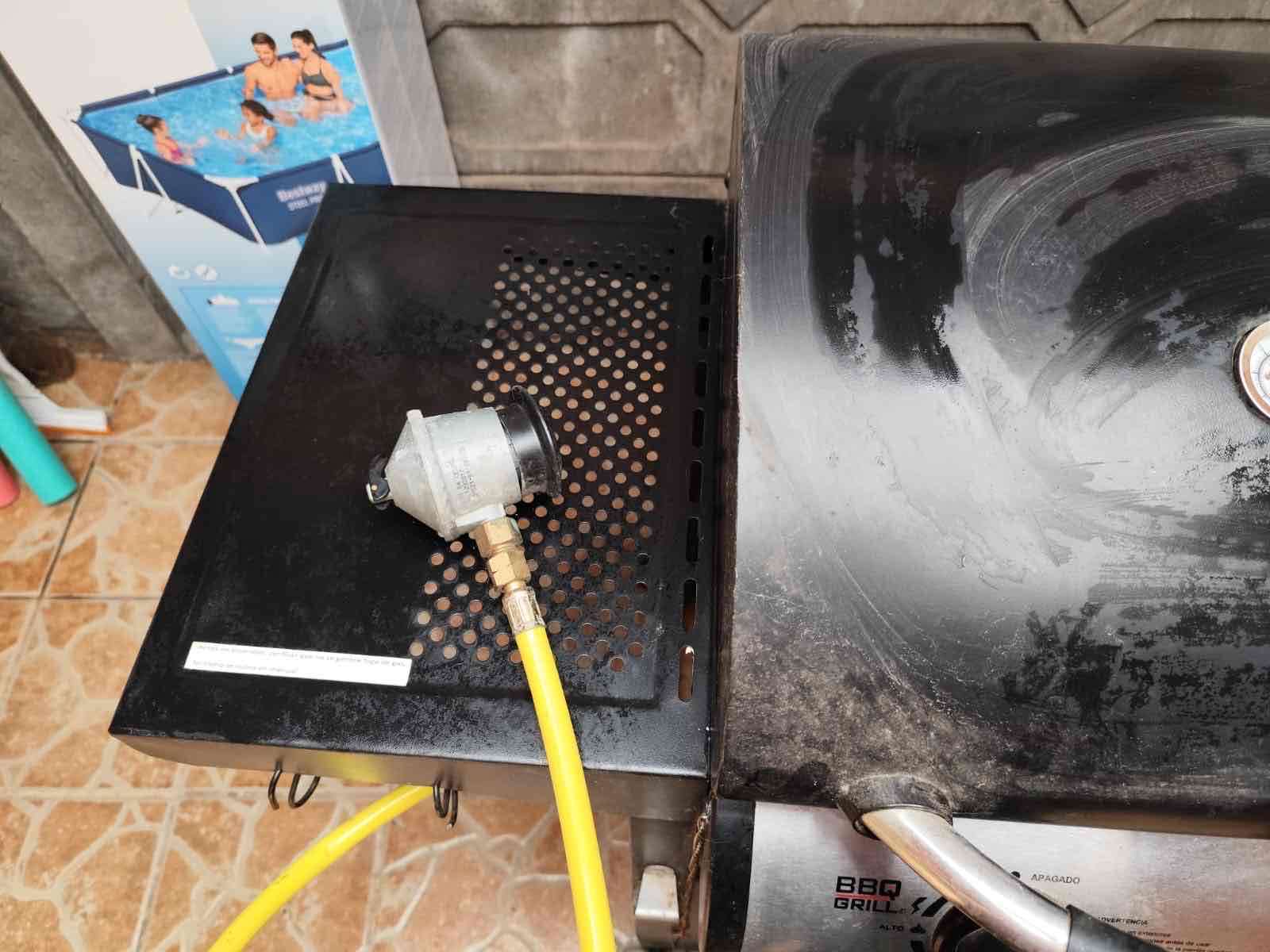 Parrilla BBQ de gas negra - miniatura 3