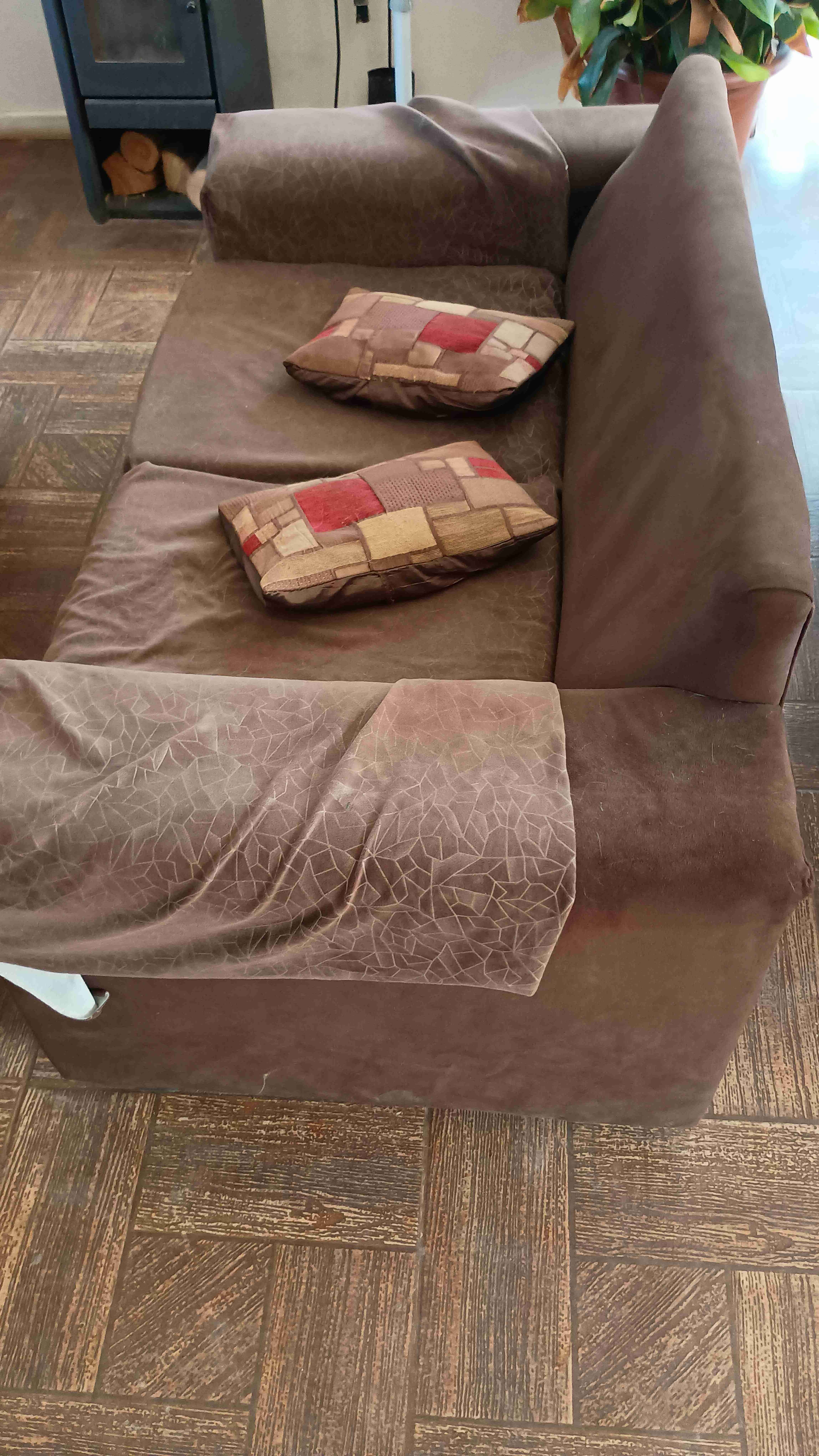 Sofá de dos plazas marrón - miniatura 2