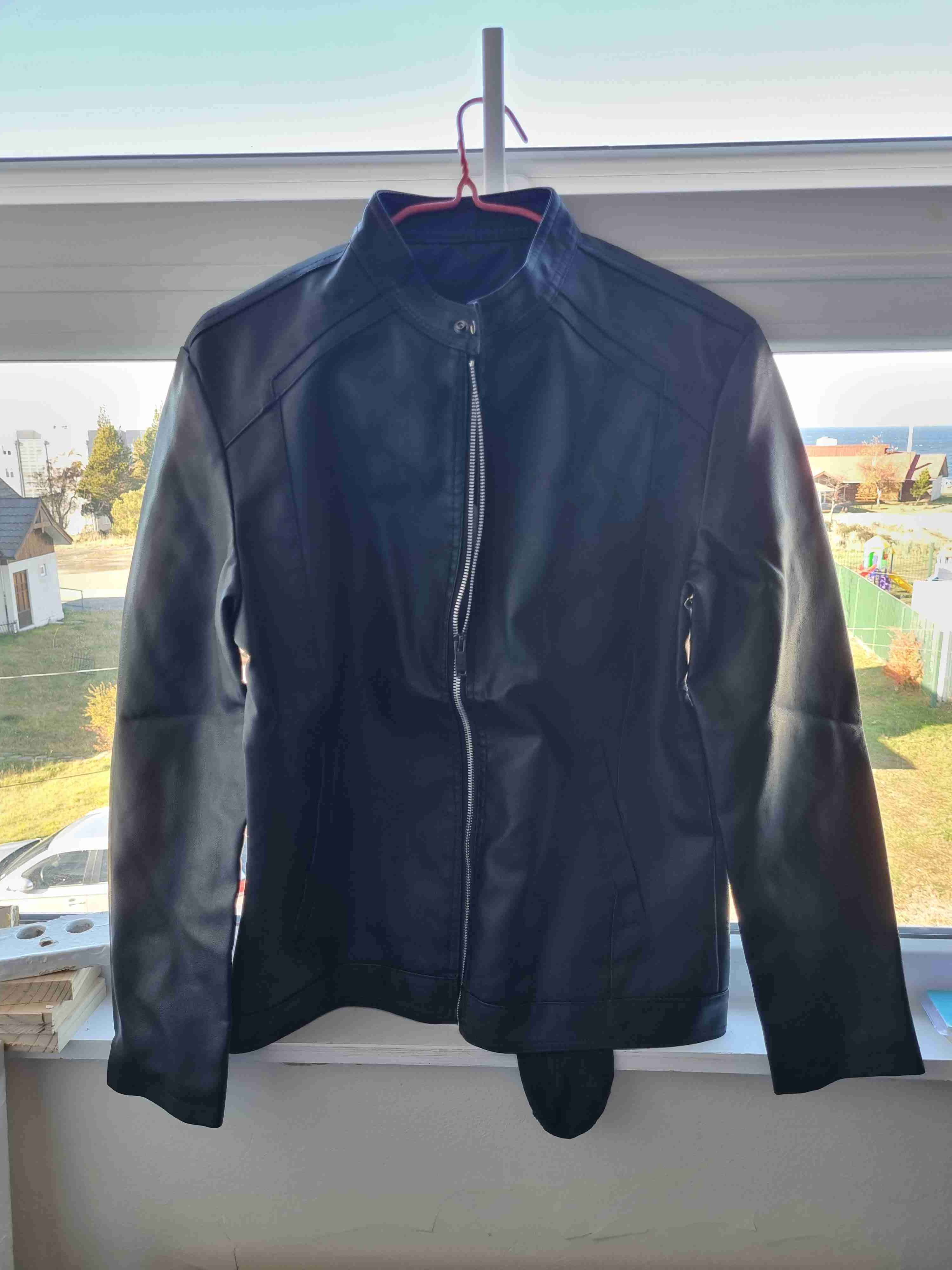 Chaqueta negra de cuero - miniatura 2