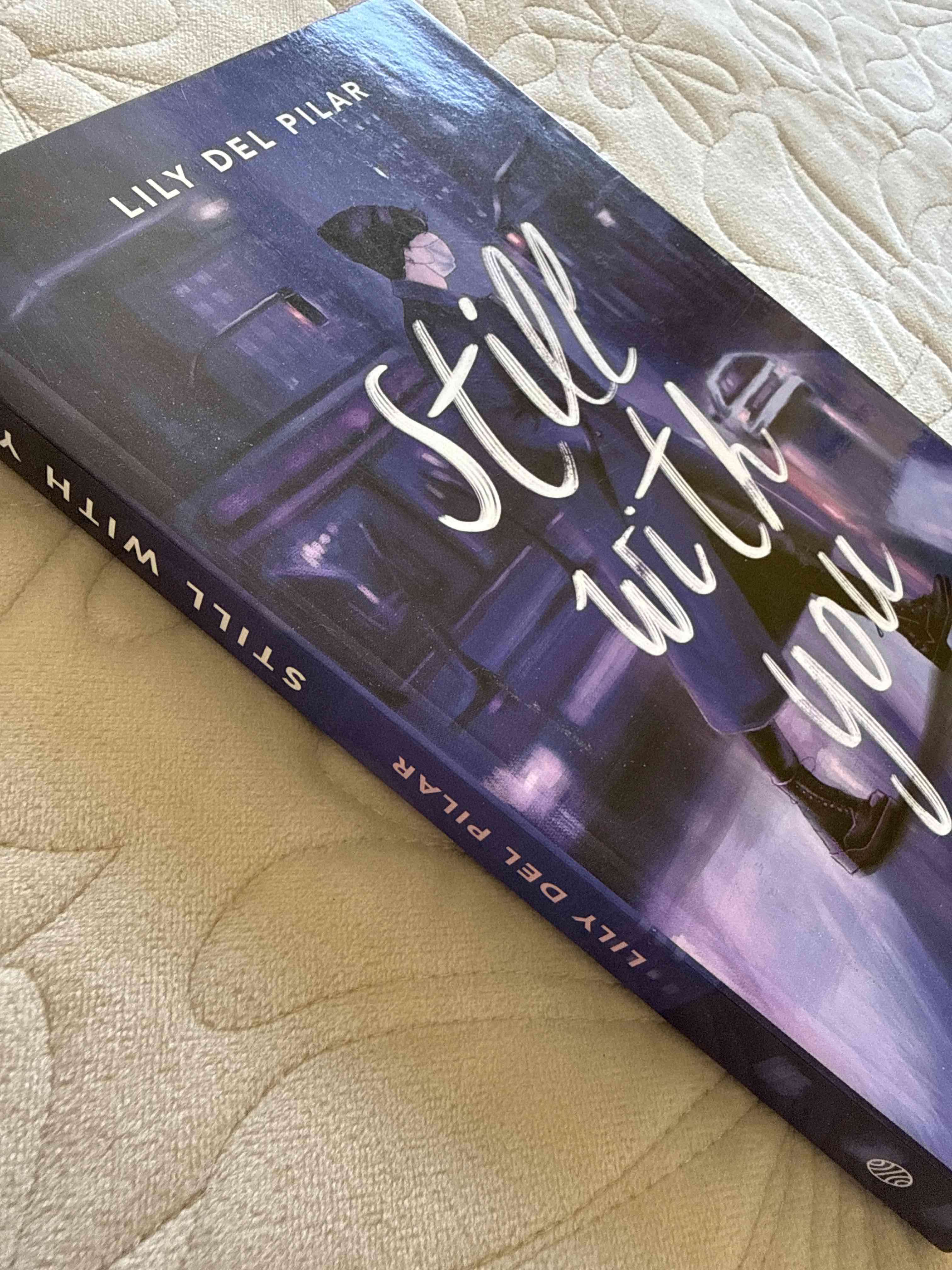 Libro 'Still With You' de Lily Del Pilar - miniatura 3