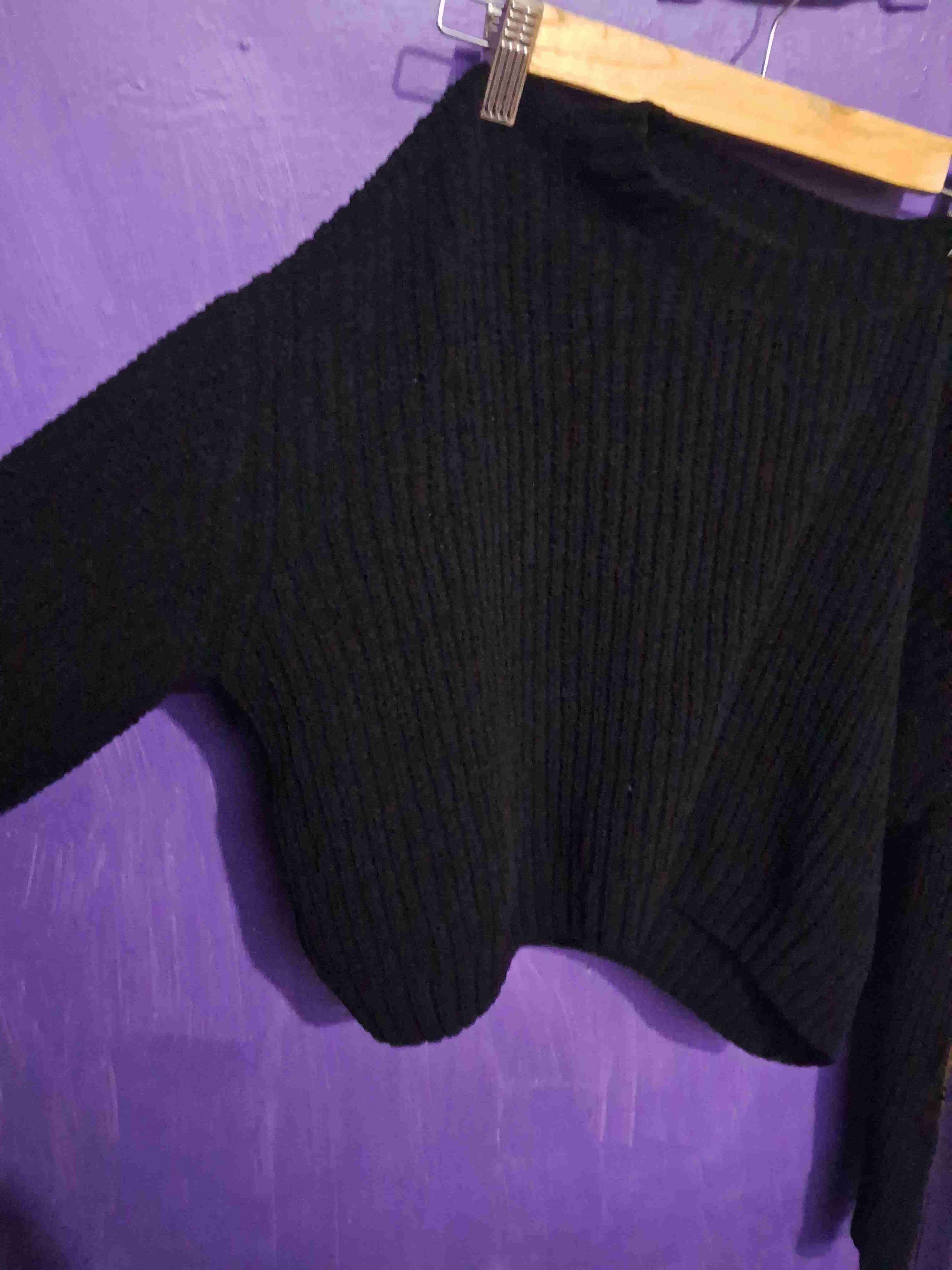 Suéter negro tejido - miniatura 4