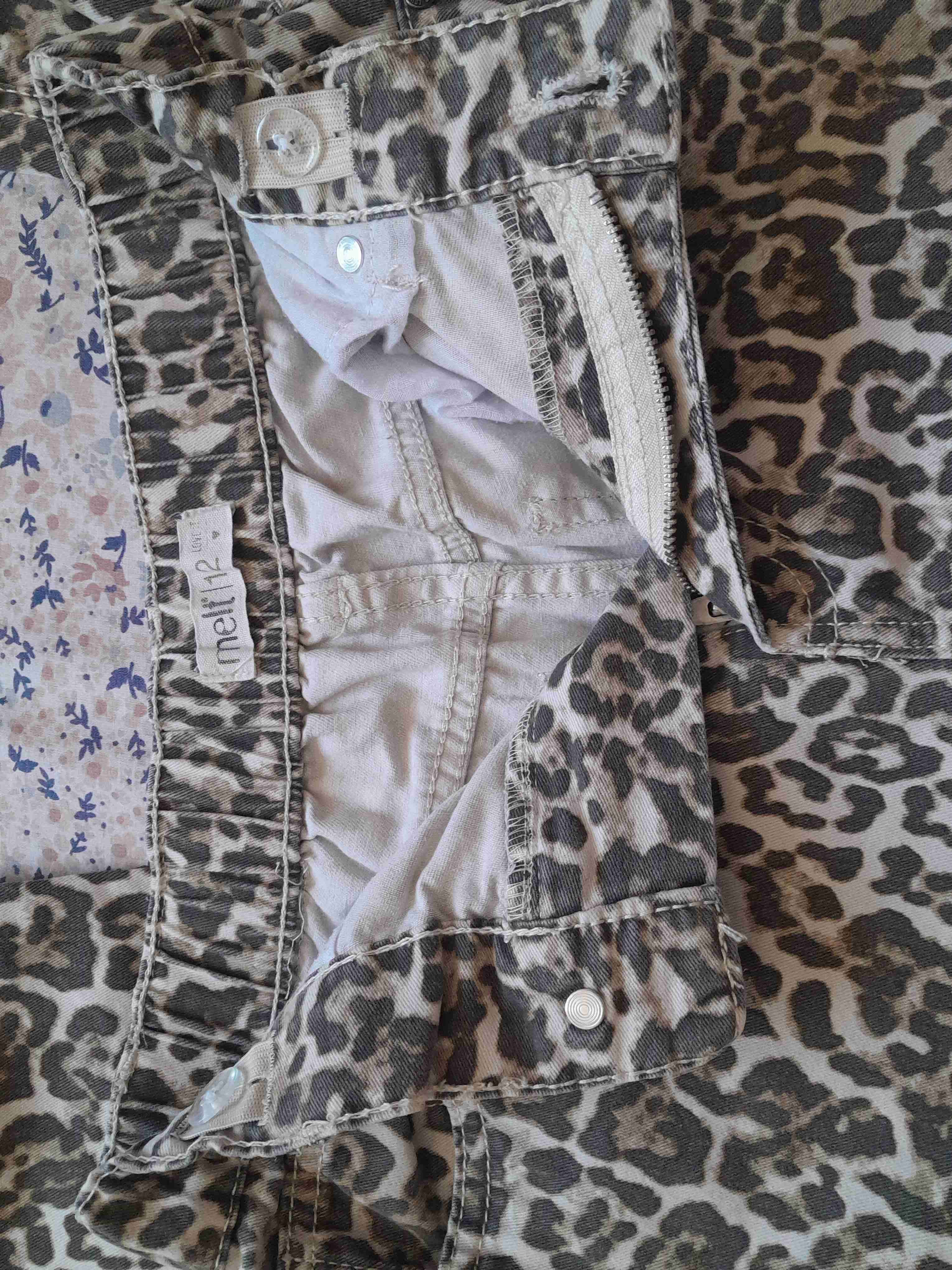 Pantalón animal print niña talla 12 - miniatura 3