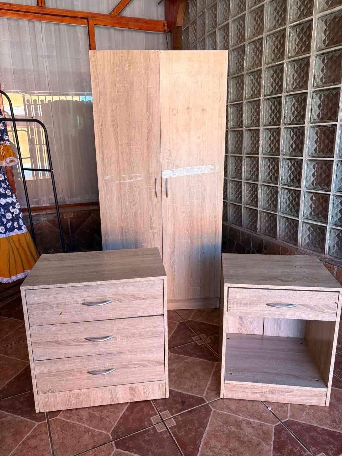 Juego de muebles para dormitorio - miniatura 1