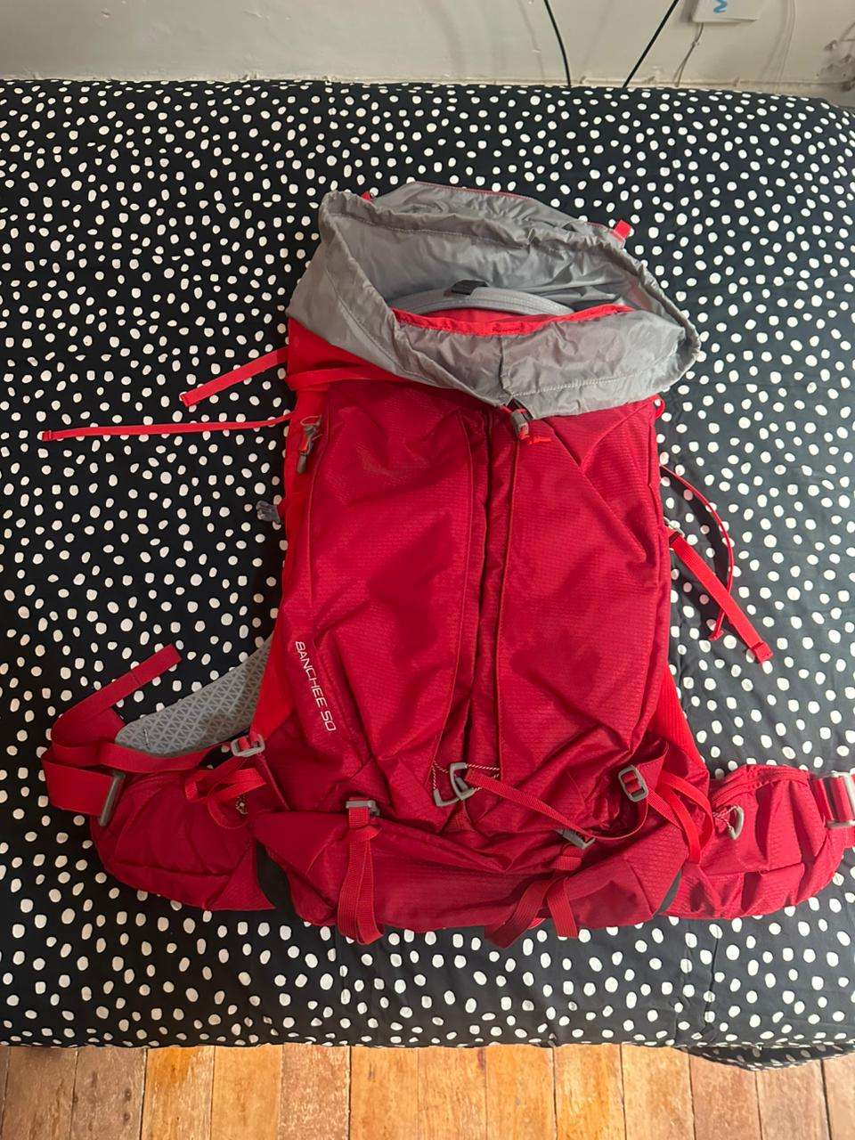 Mochila de senderismo roja - miniatura 3