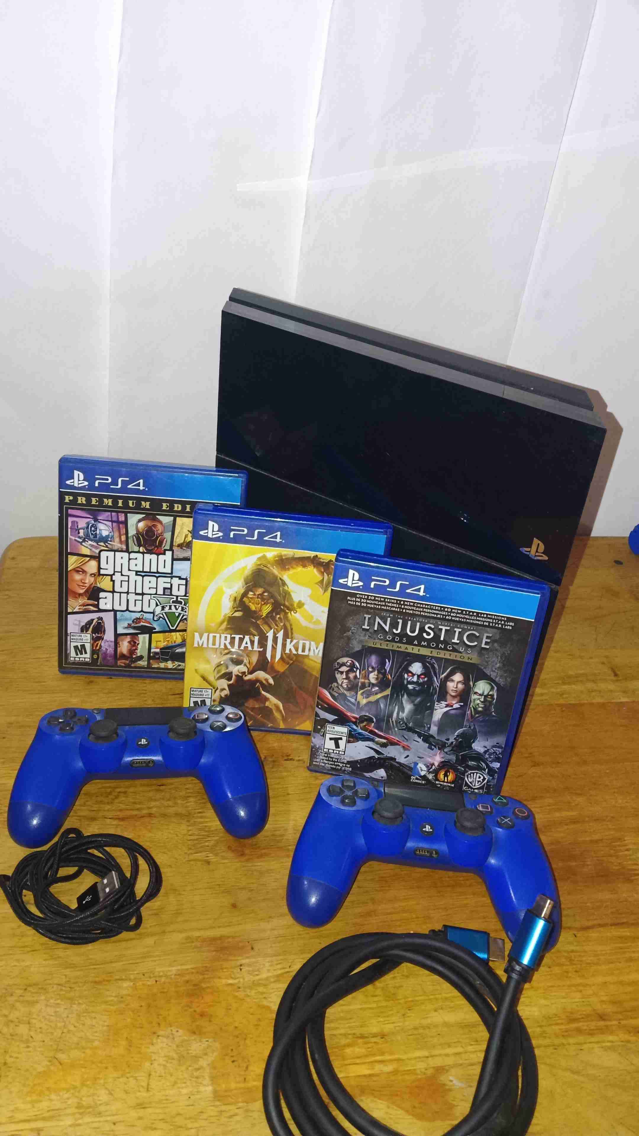 Consola PS4 con juegos y mandos - miniatura 2