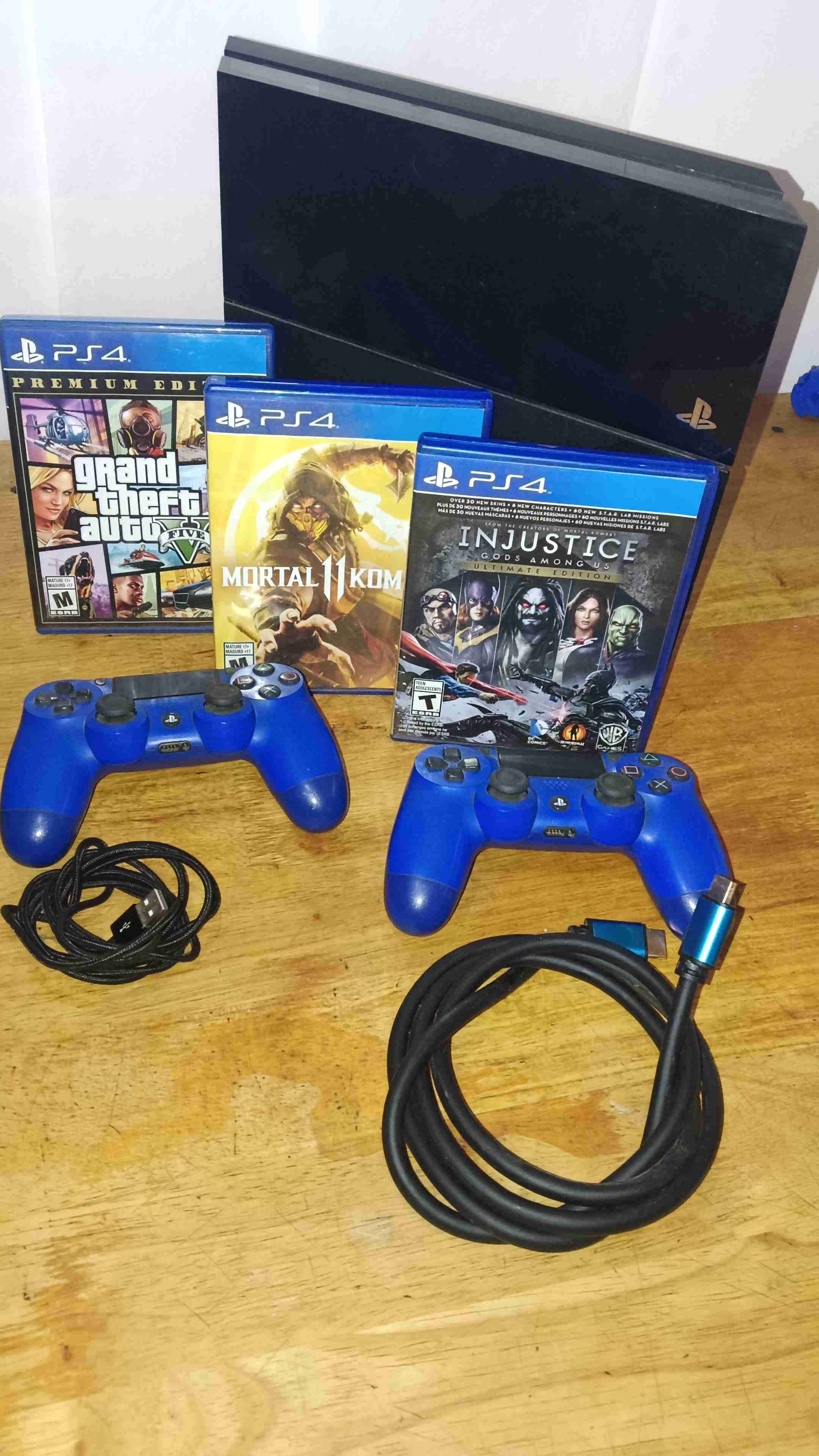 Consola PS4 con juegos y mandos - miniatura 3