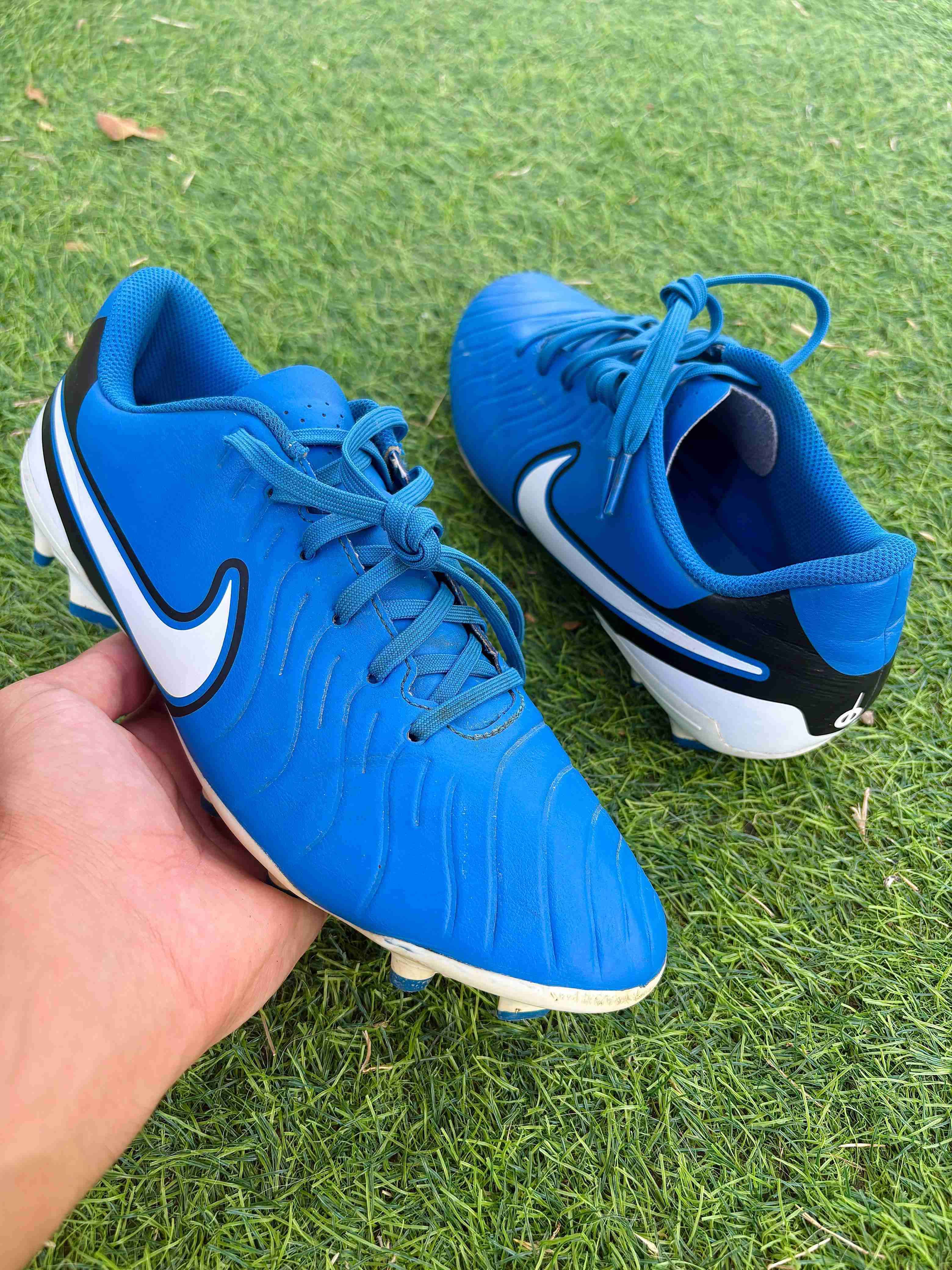 Zapatos de fútbol azules - miniatura 1